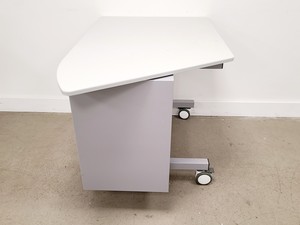 Thumbnail image of Table and Computer Station for BD FacsAria II Lab