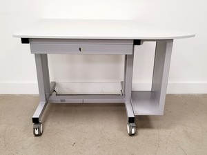 Thumbnail image of Table and Computer Station for BD FacsAria II Lab