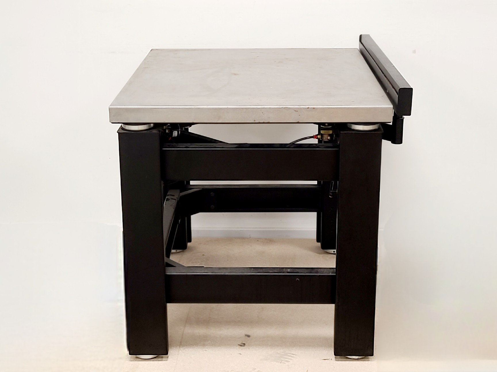 Image of TMC Optics Active Vibration Isolation Table Model: 63-530