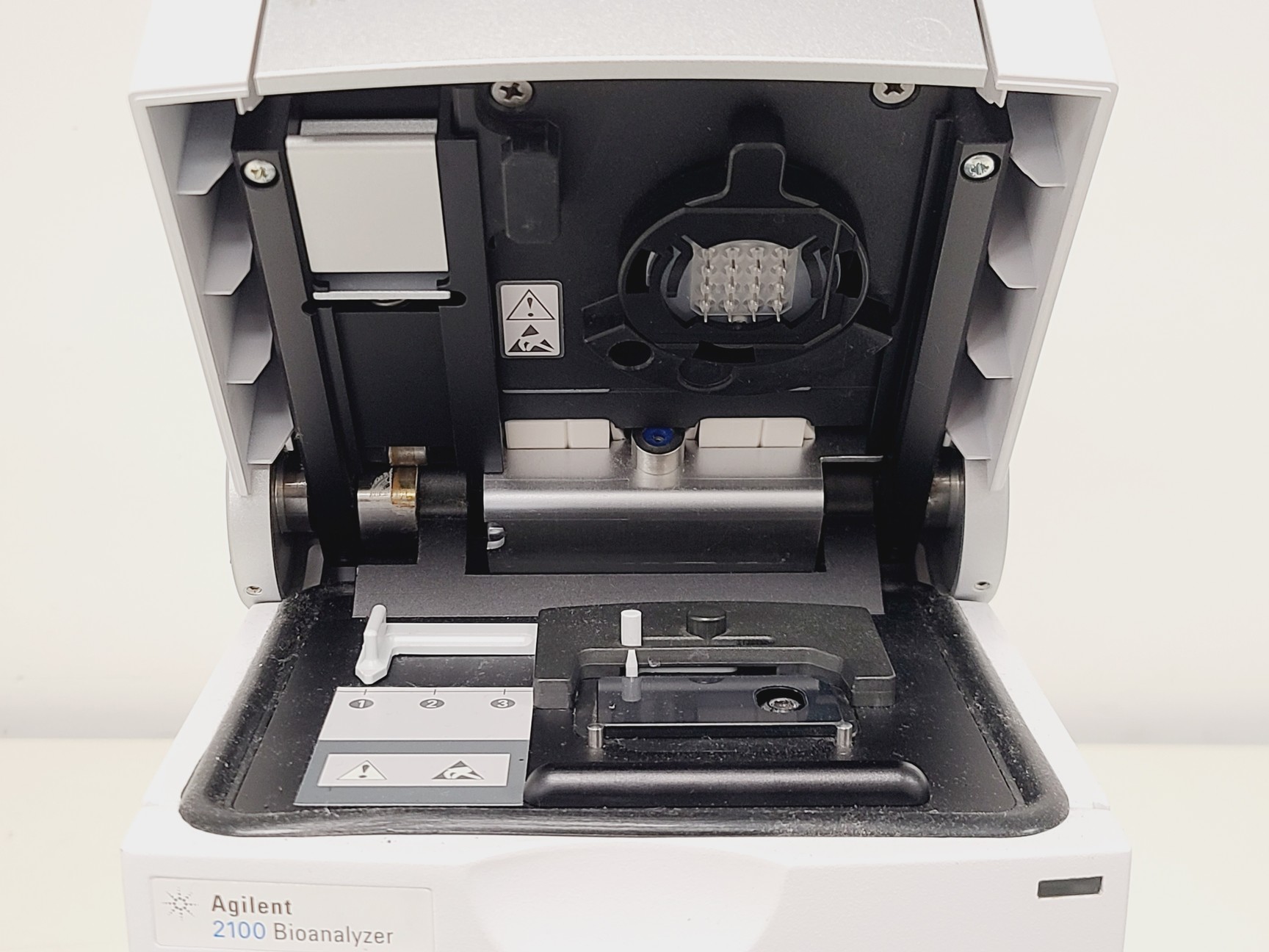 Image of Agilent Ion OneTouch 2 Ion Torrent Instrument w/ 2100 Bioanalyser