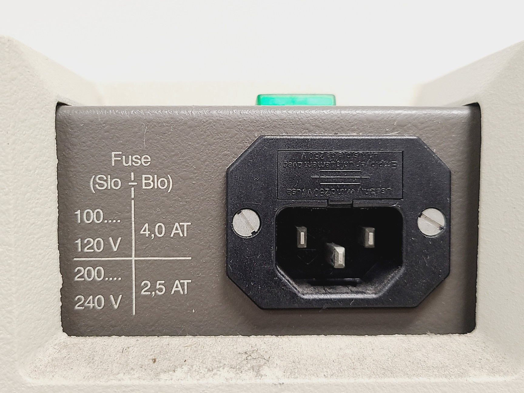 Image of Perkin Elmer Lambda 2 UV/Vis Spectrophotometer