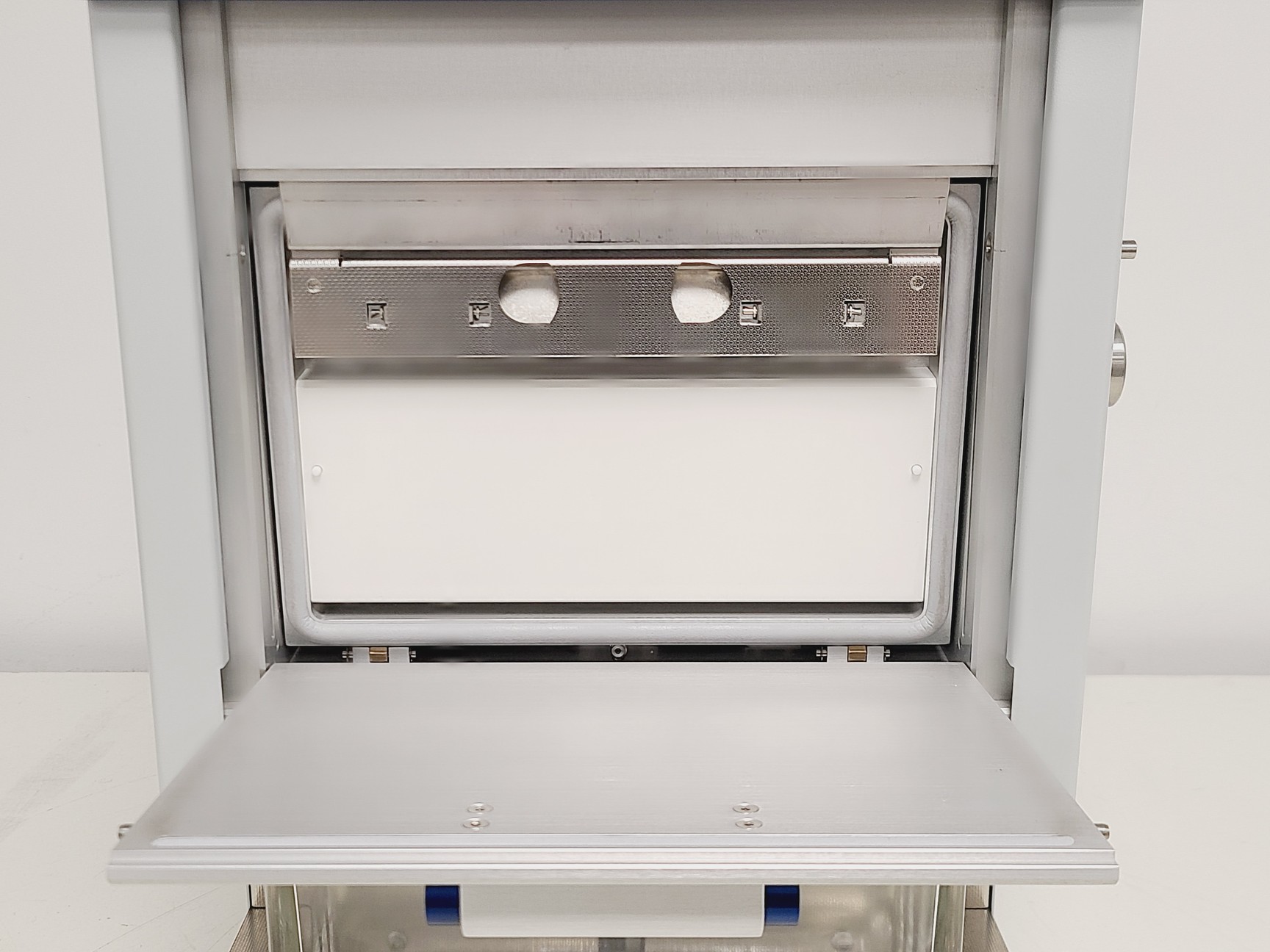 Image of CAMAG ADC2 Automatic Developing Chamber