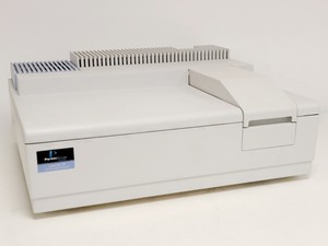 Thumbnail image of Perkin Elmer Lambda 35 UV/VIS Spectrometer
