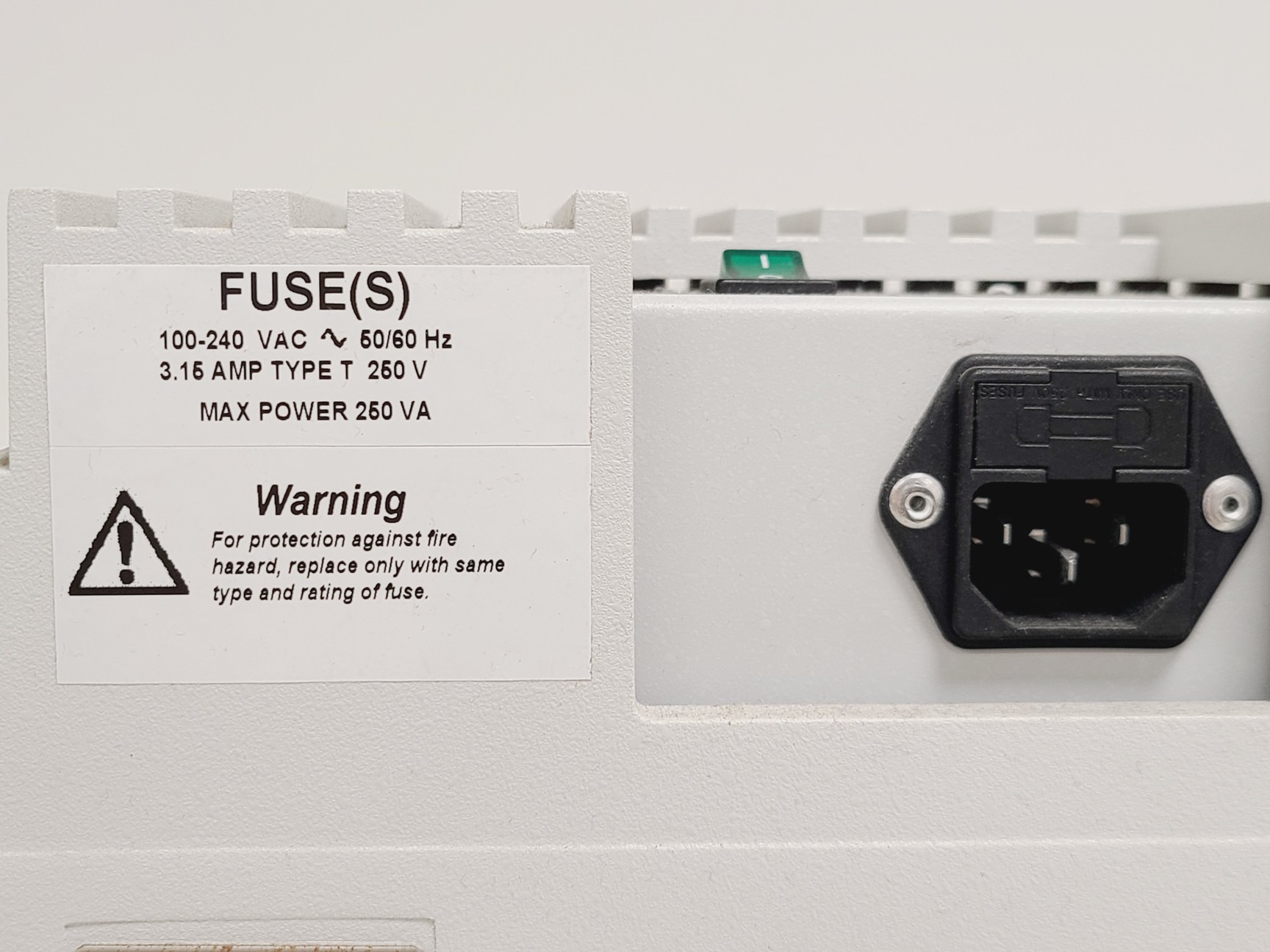 Image of Perkin Elmer Lambda 35 UV/VIS Spectrometer