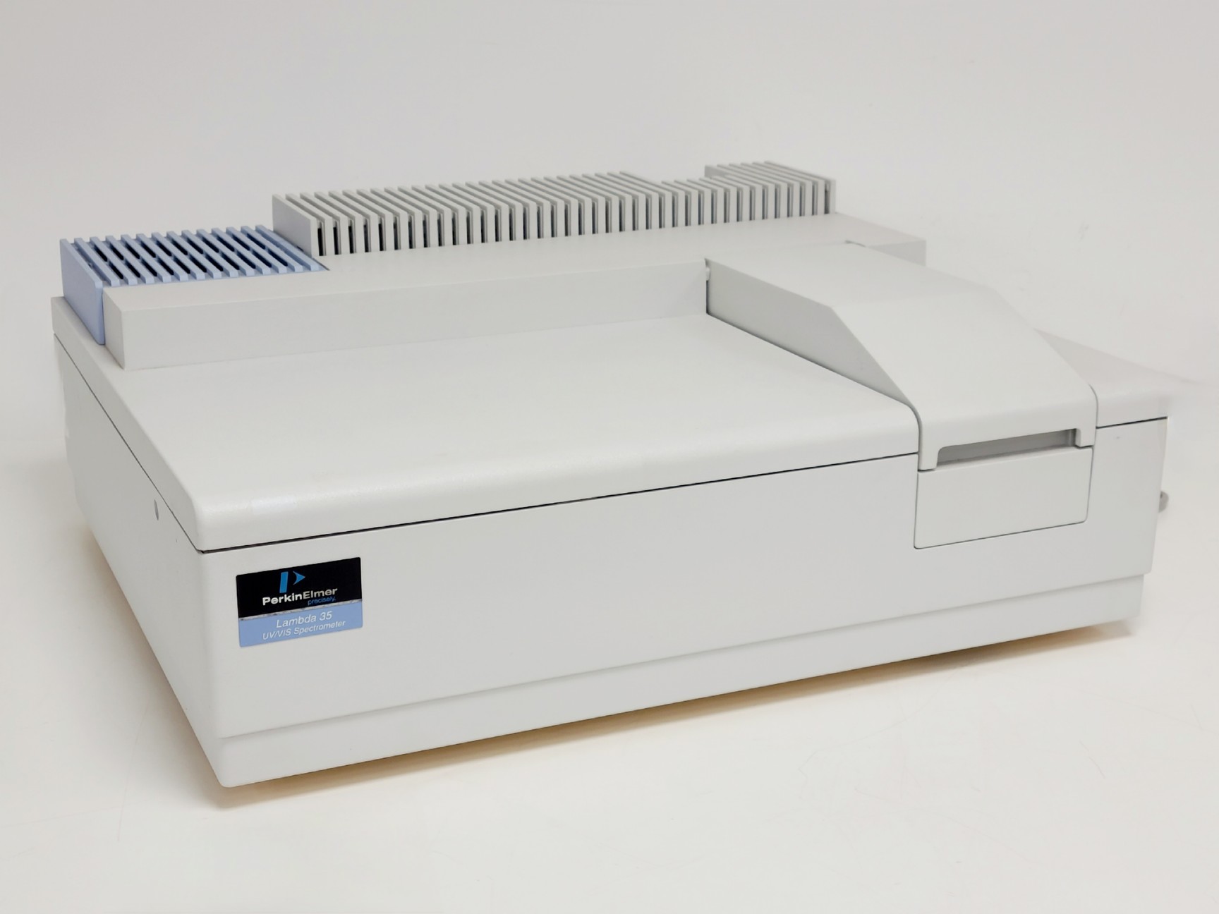 Image of Perkin Elmer Lambda 35 UV/VIS Spectrometer