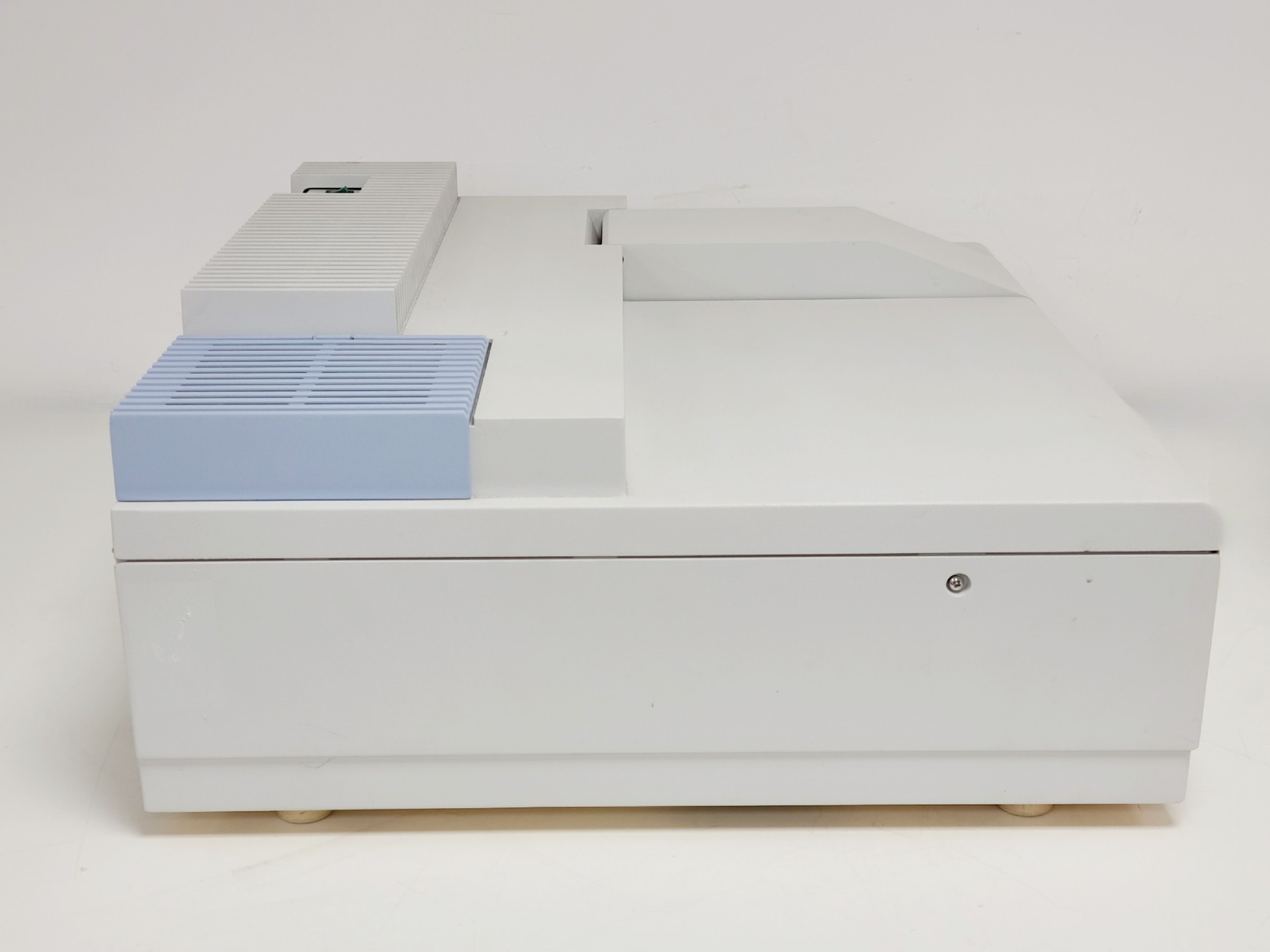 Image of Perkin Elmer Lambda 35 UV/VIS Spectrometer