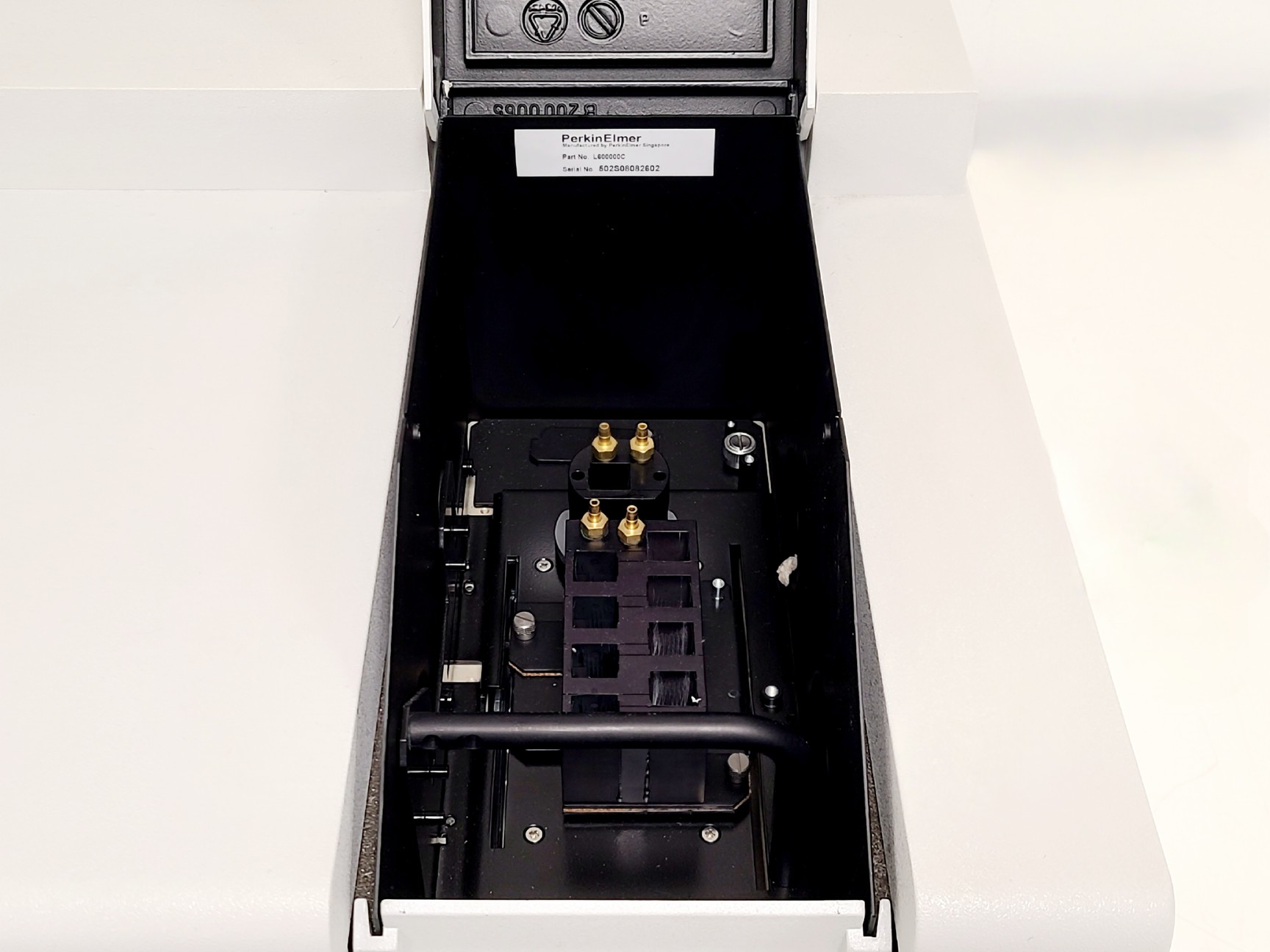 Image of Perkin Elmer Lambda 35 UV/VIS Spectrometer