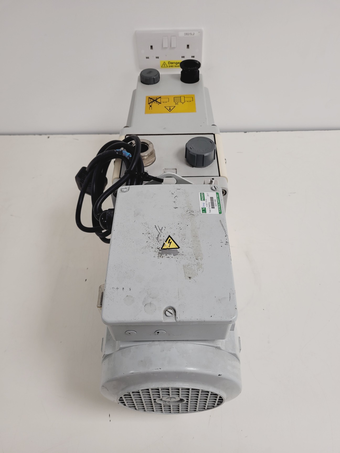 Image of Edwards E2M28 Rotary Vane Vacuum Pump