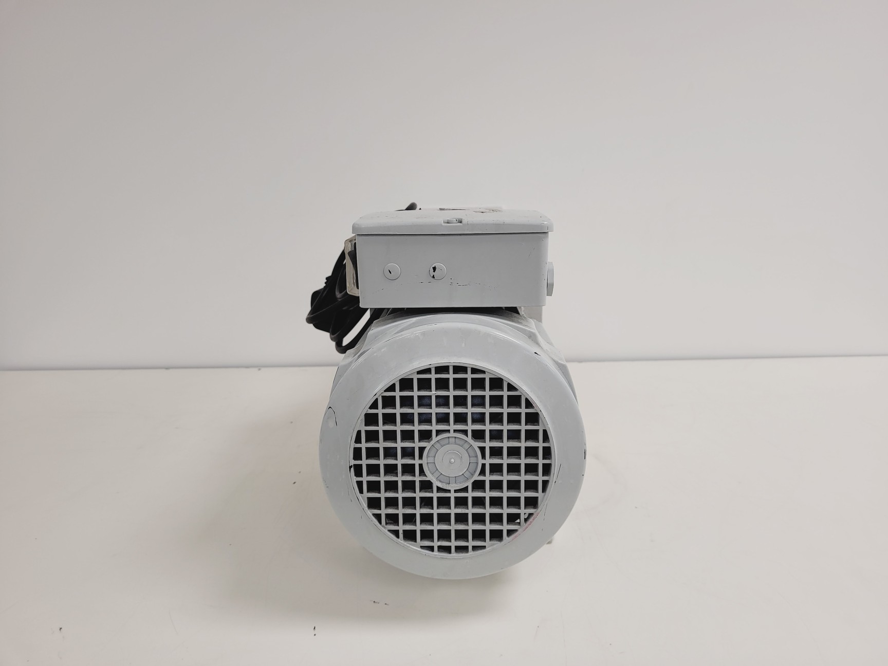 Image of Edwards E2M28 Rotary Vane Vacuum Pump