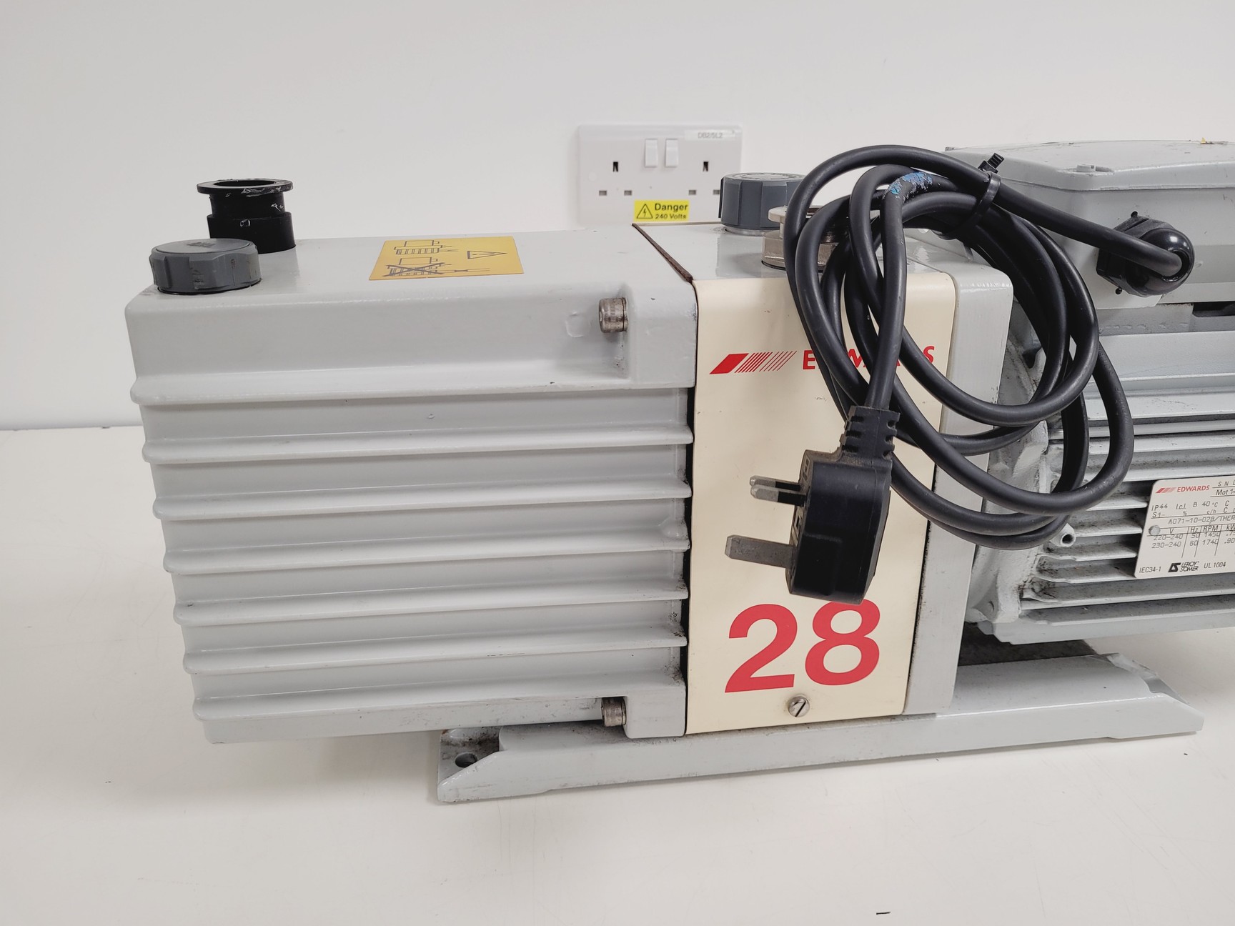 Image of Edwards E2M28 Rotary Vane Vacuum Pump