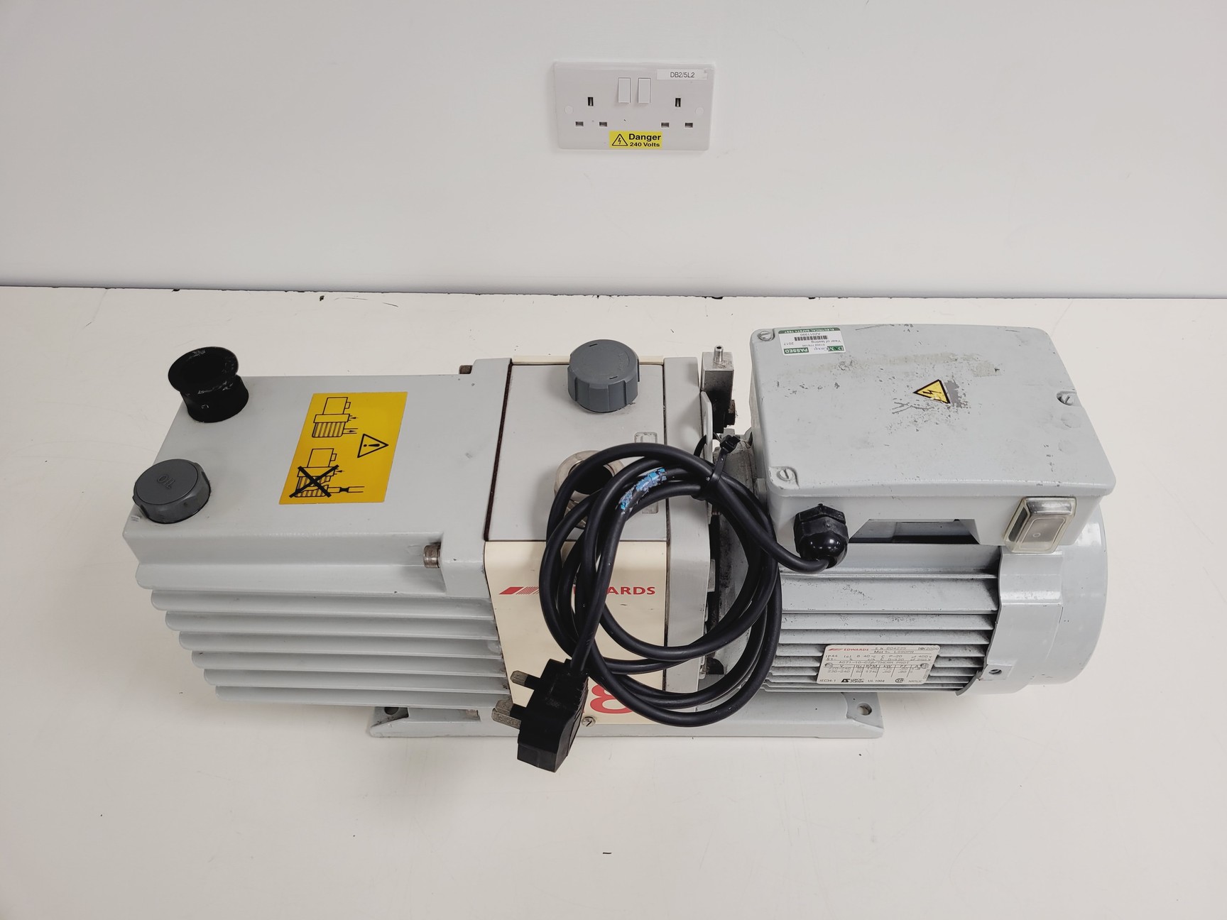 Image of Edwards E2M28 Rotary Vane Vacuum Pump