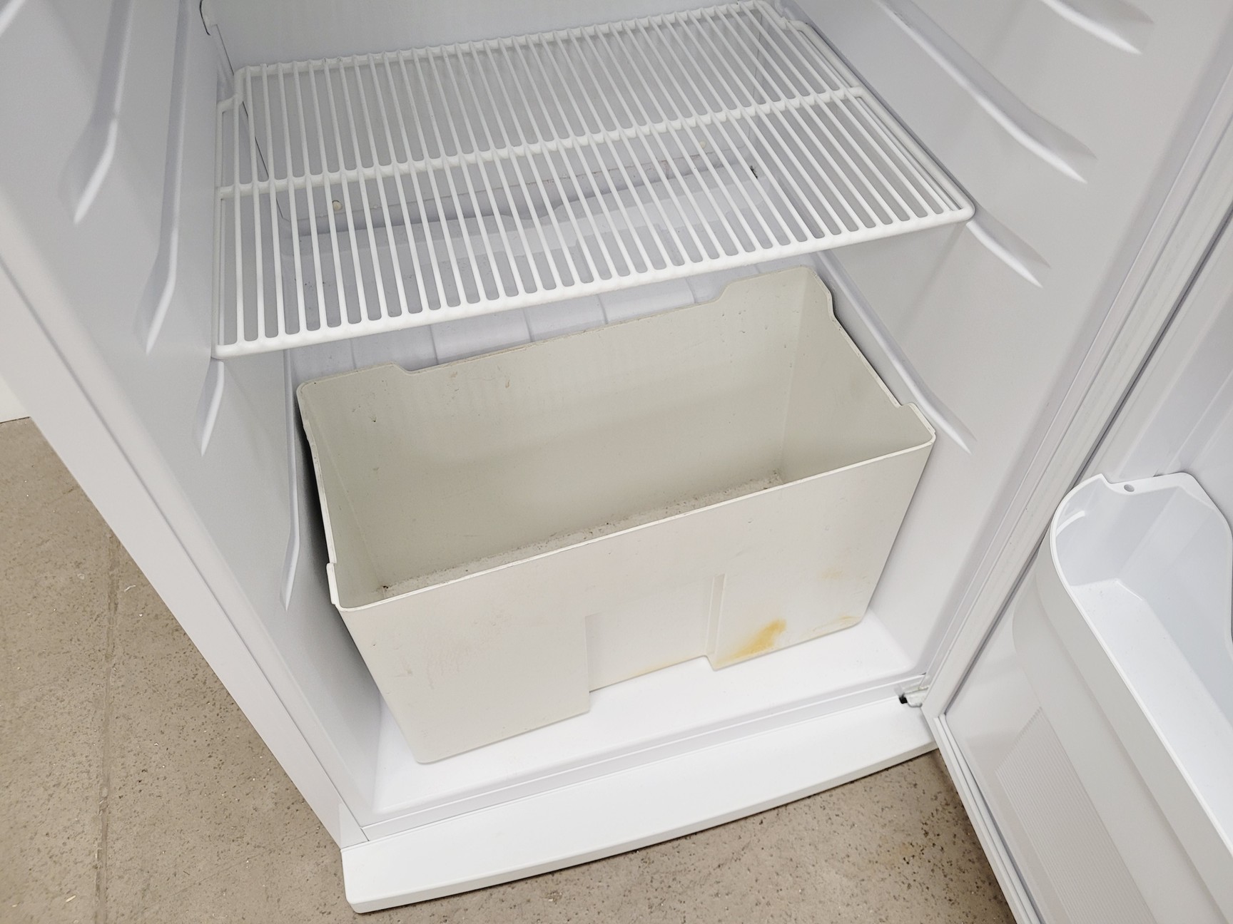 Image of Lec Medical LSR288UK Laboratory Fridge