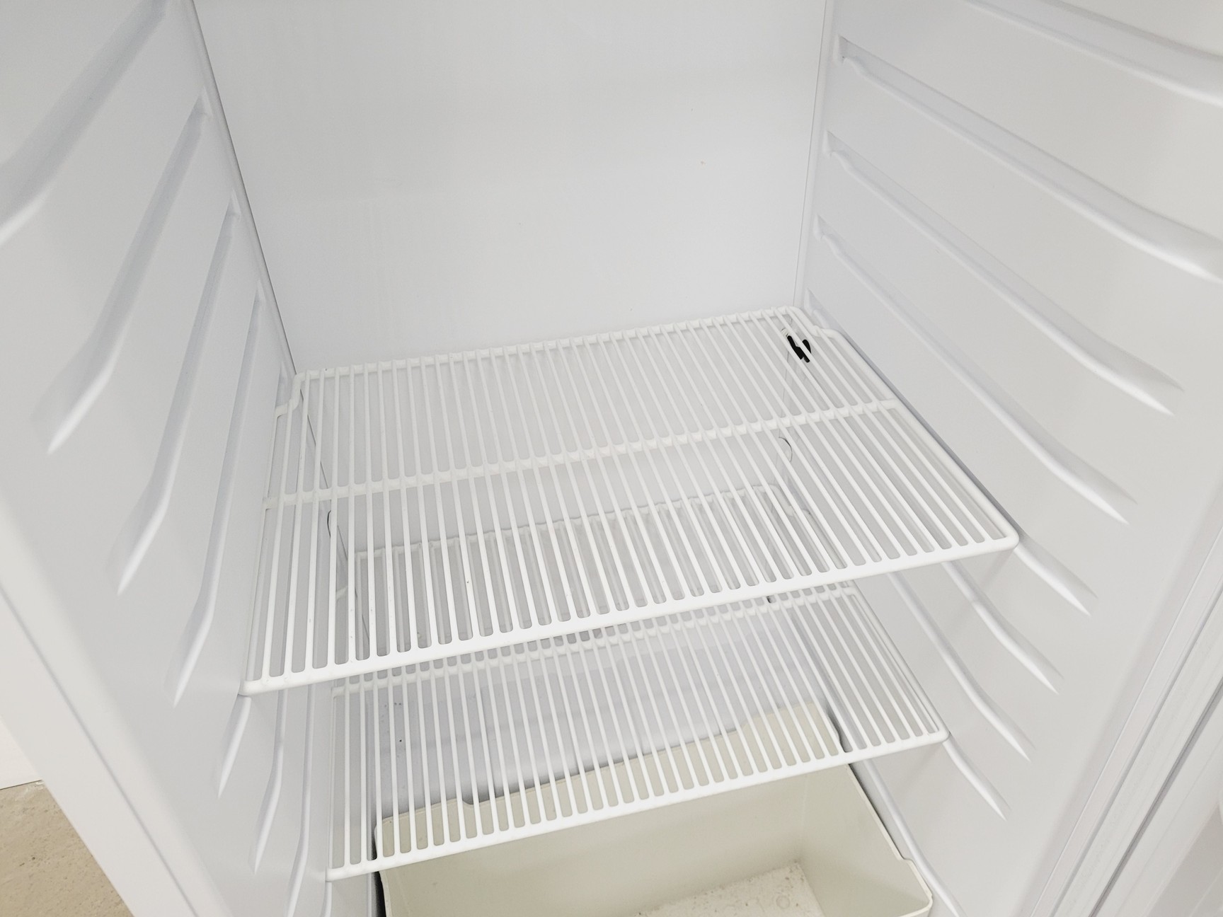 Image of Lec Medical LSR288UK Laboratory Fridge