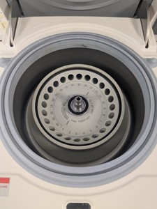 Thumbnail image of VWR Micro Star 17R Refrigerated Microcentrifuge