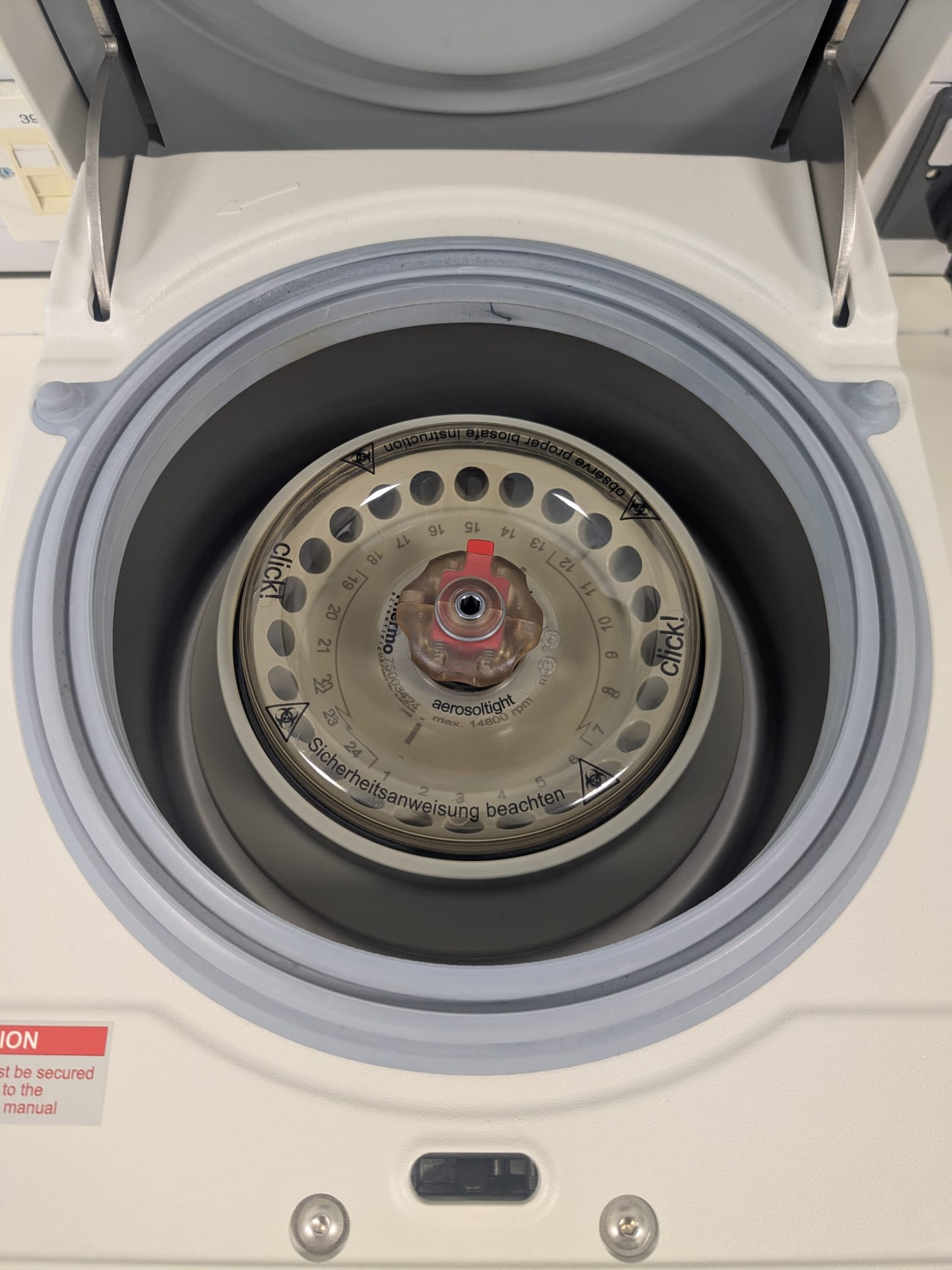 Image of VWR Micro Star 17R Refrigerated Microcentrifuge