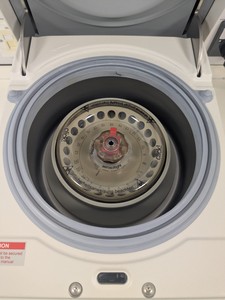 Thumbnail image of VWR Micro Star 17R Refrigerated Microcentrifuge
