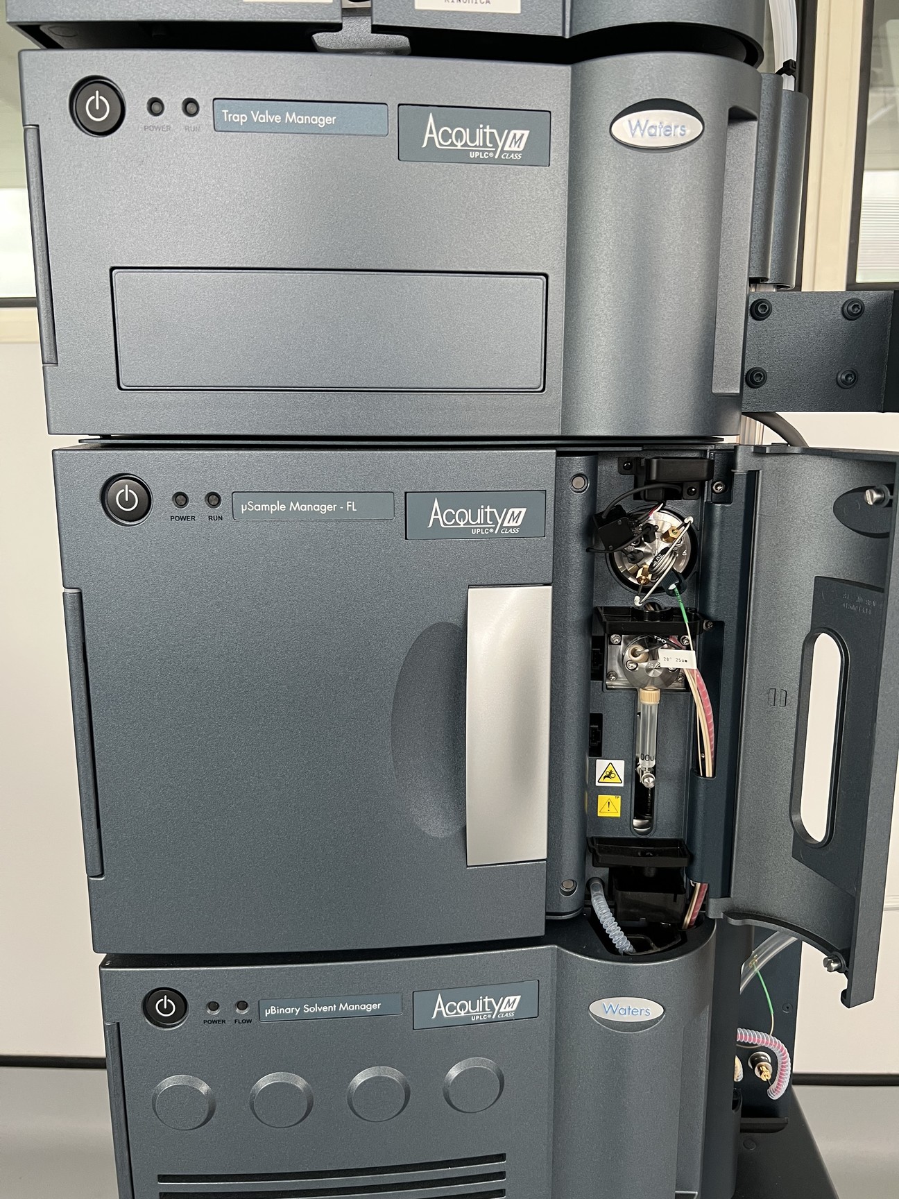 Image of Waters Acquity M-Class UPLC System with LBSM, LSM-FL, ASM & TVM Modules 
