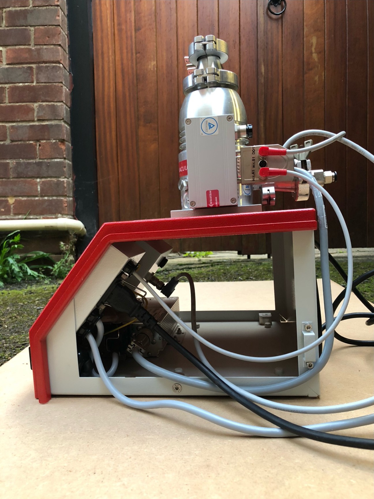 Image of Pfeiffer HiCube 80 ECO Turbo Pumping Station 2020 Lab