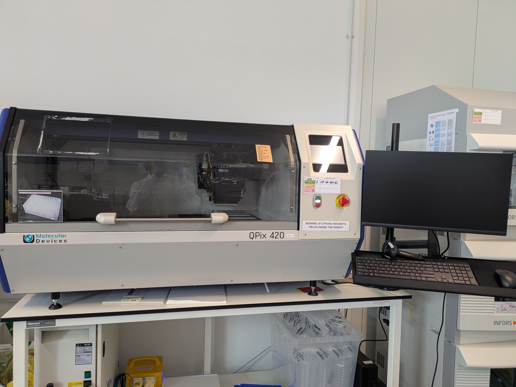 Image of Molecular Devices QPix 420 Automated Microbial Colony Picker System Lab