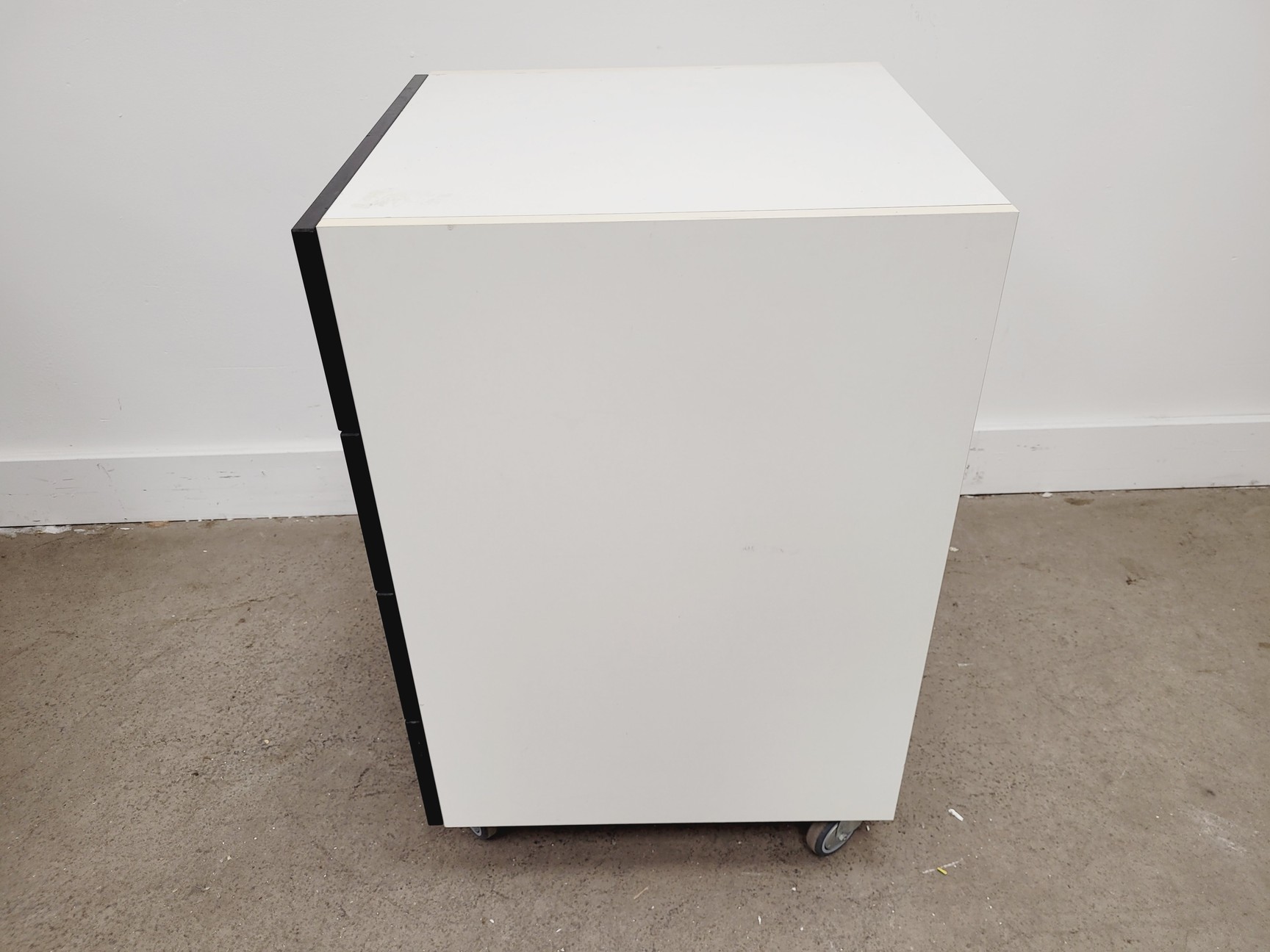 Image of 2 x Blue/White Sets of Drawers