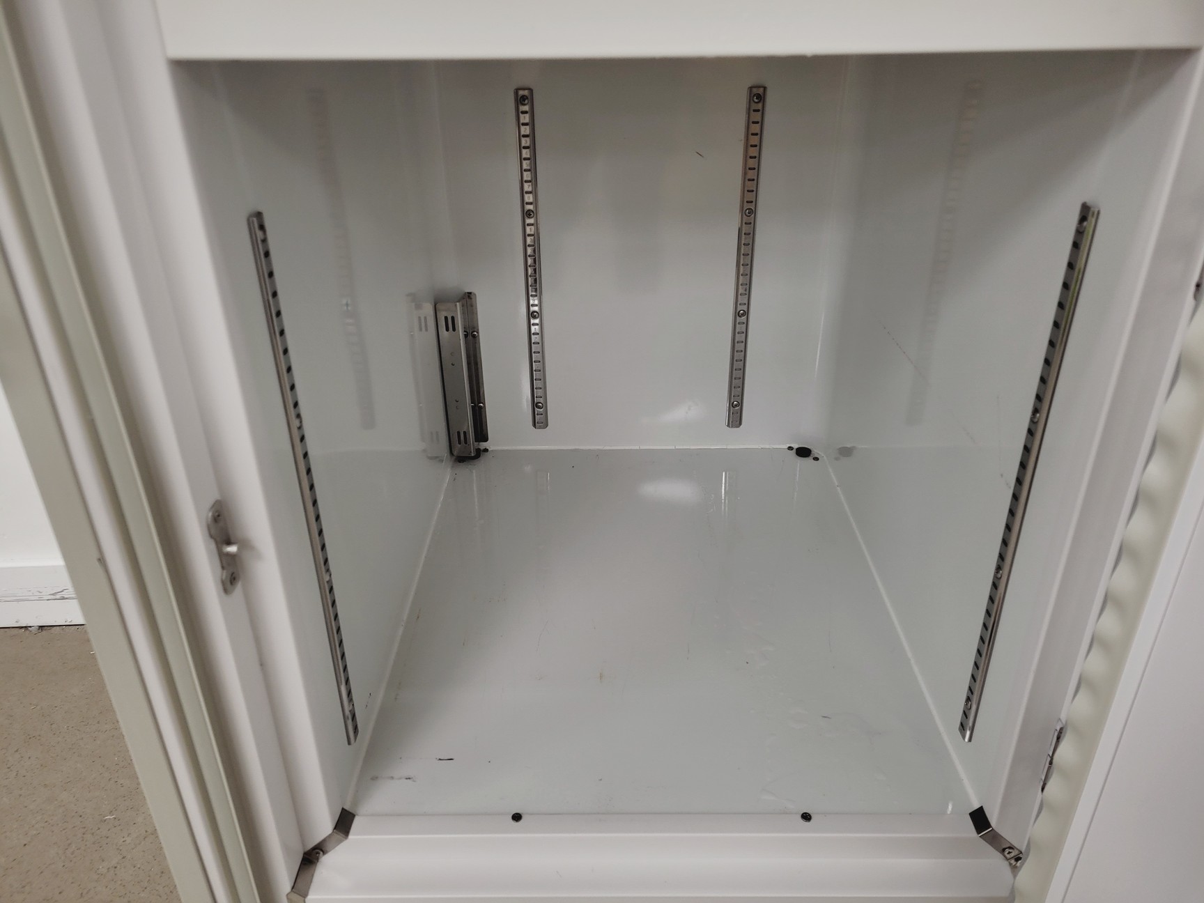 Image of Sanyo MDF-U32V Ultra Low Temperature Freezer