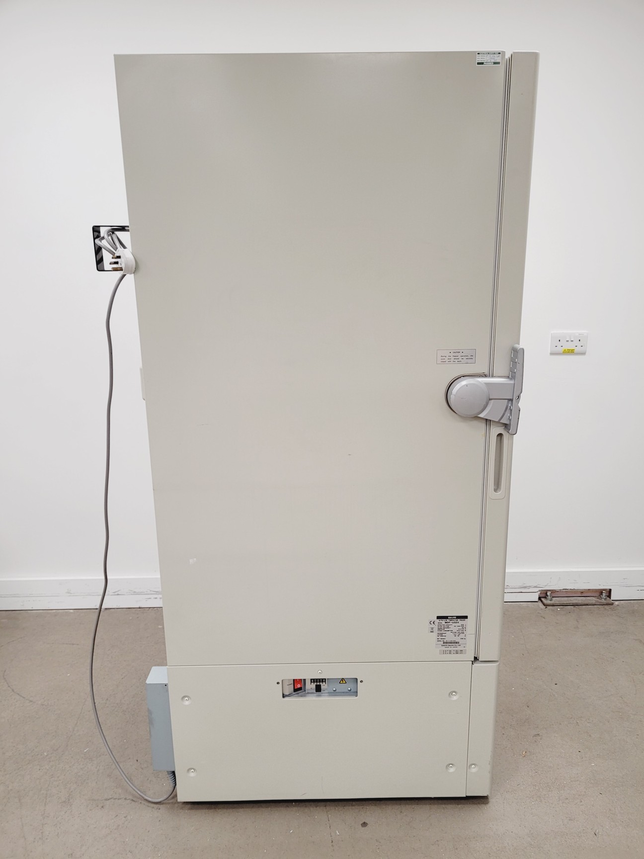 Image of Sanyo MDF-U32V Ultra Low Temperature Freezer