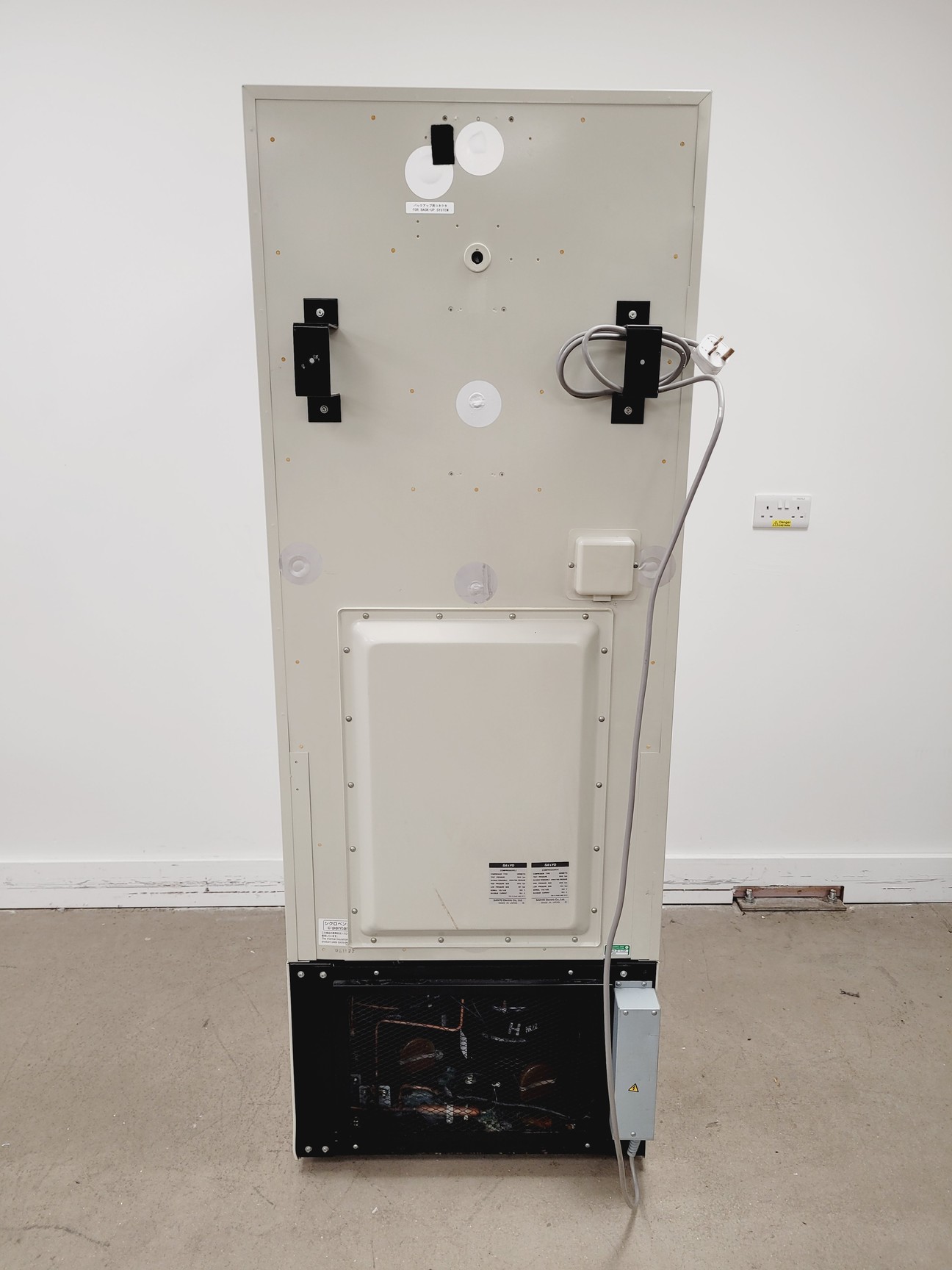 Image of Sanyo MDF-U32V Ultra Low Temperature Freezer