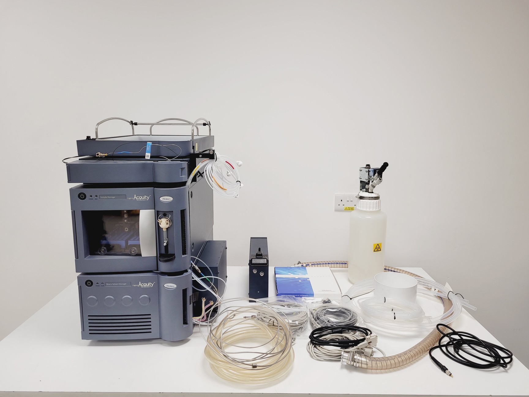 Image of Waters nanoACQUITY UPLC Sample Manager & Binary Solvent Manager
