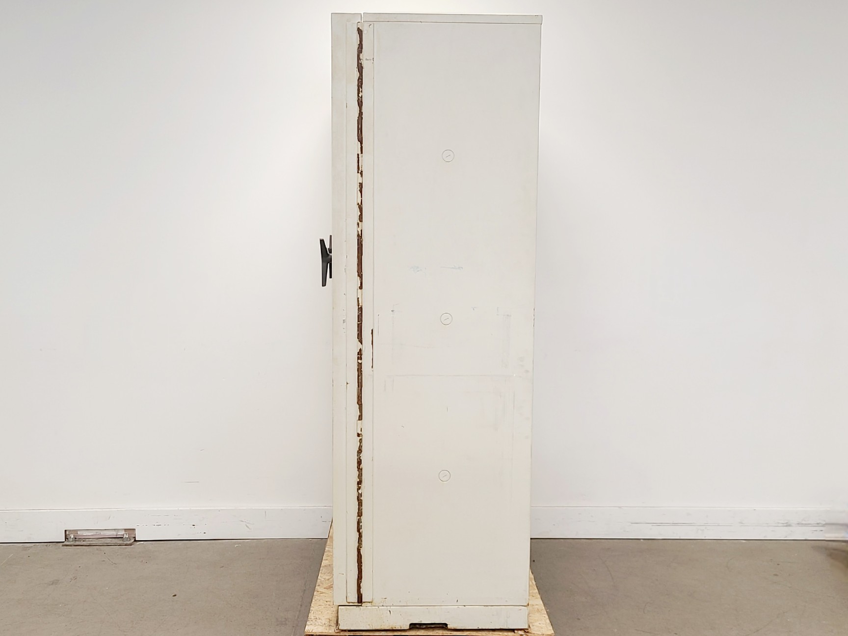 Image of Chubb S 120 P Fire Resisting Document Cabinet Safe