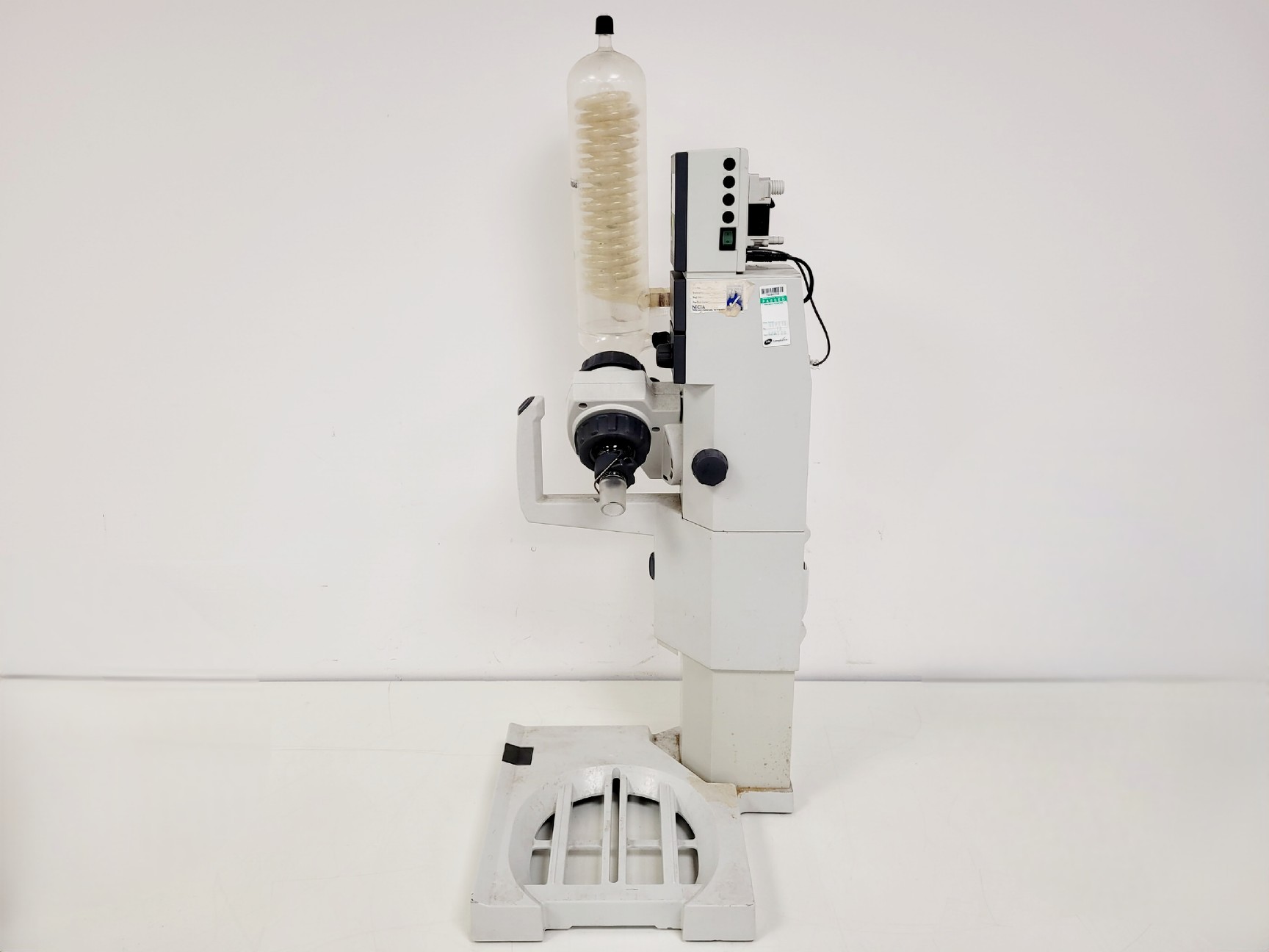 Image of Buchi Rotovapor R-200 with Vacuum controller V-805