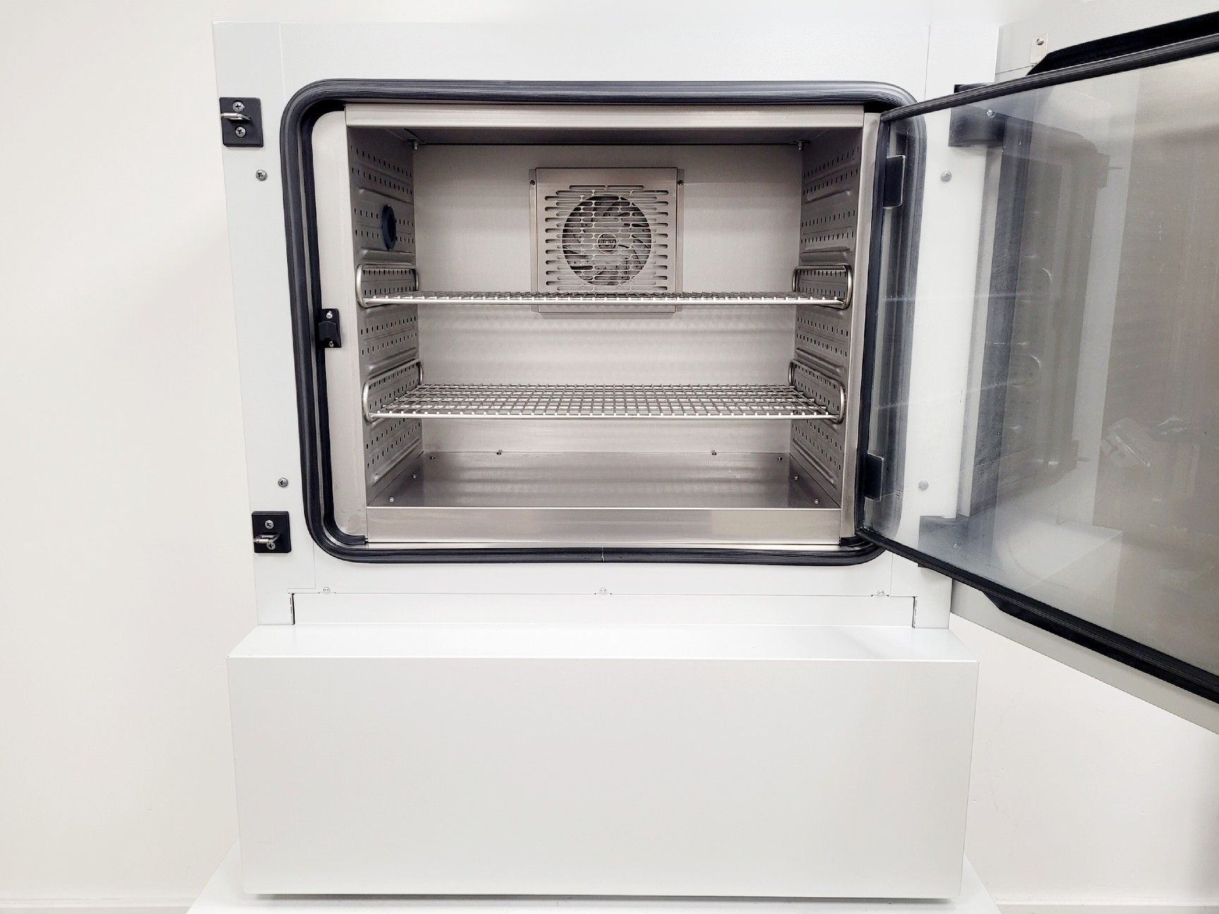Image of Binder KBF 115 Constant Climate Chamber 2021 Lab