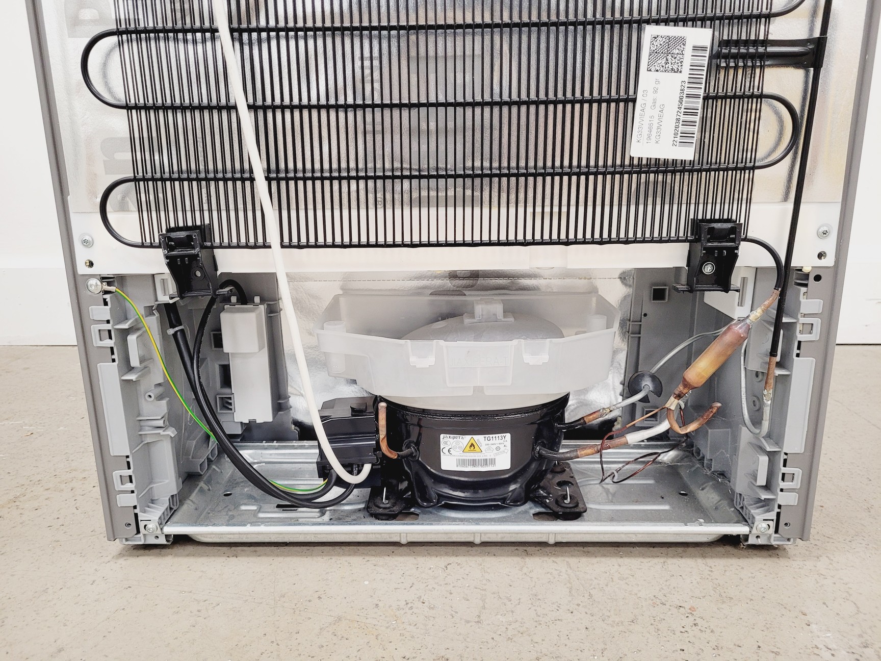 Image of Siemens KG33VVIEAG/03 Fridge Freezer