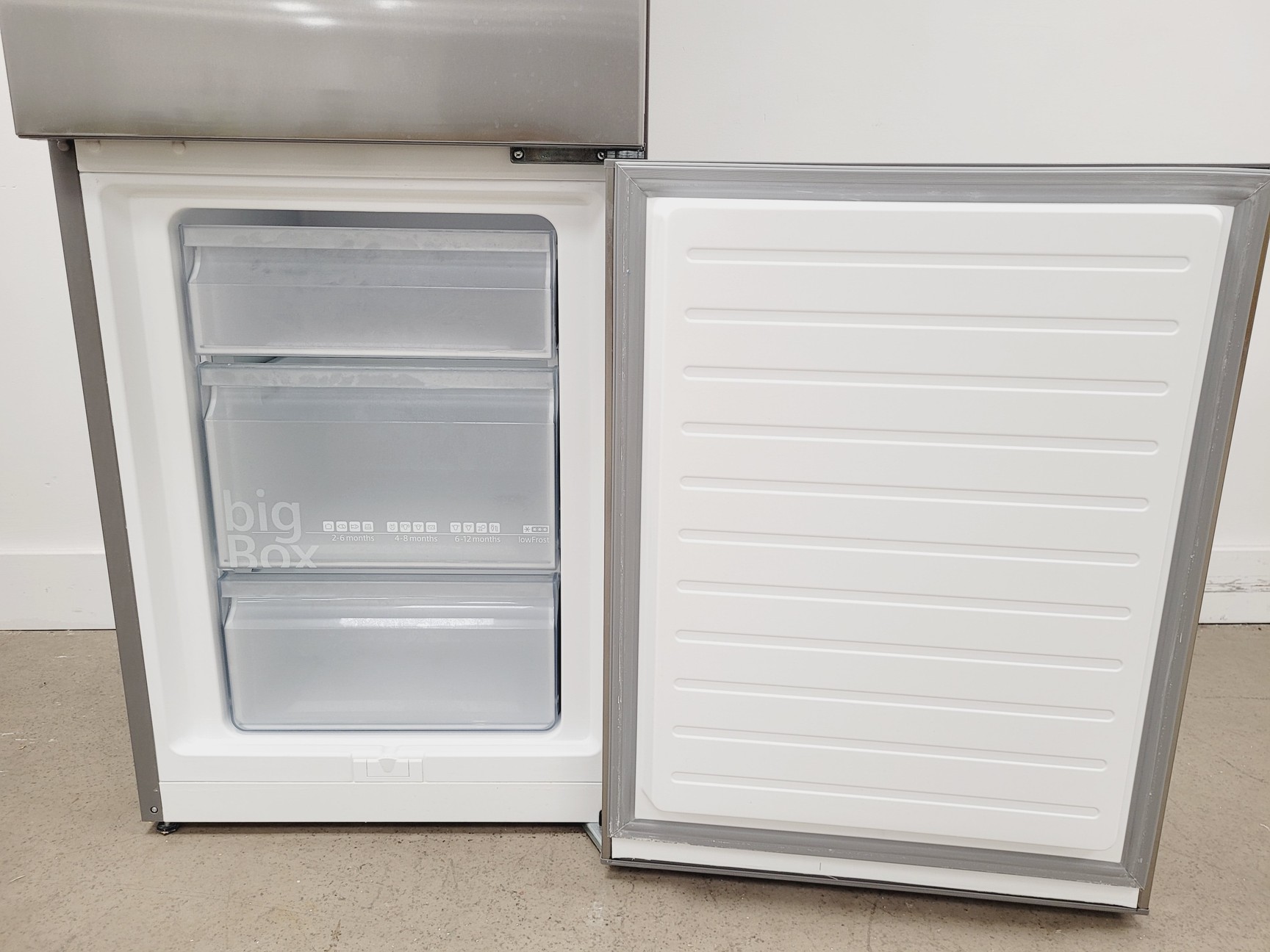 Image of Siemens KG33VVIEAG/03 Fridge Freezer