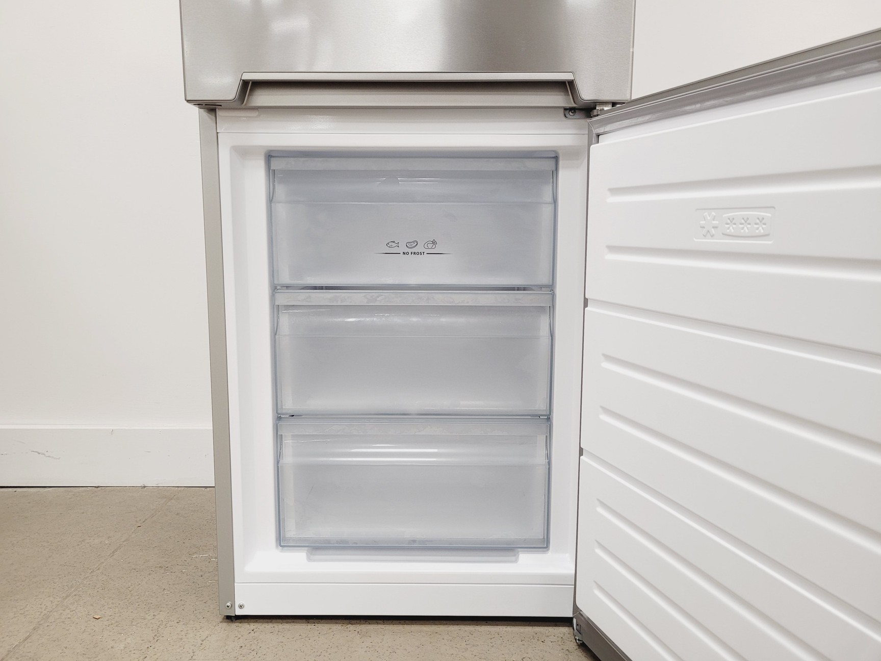 Image of Kenwood KNF60X22 Fridge Freezer 186x59.5x 65 cm (HxWxD)