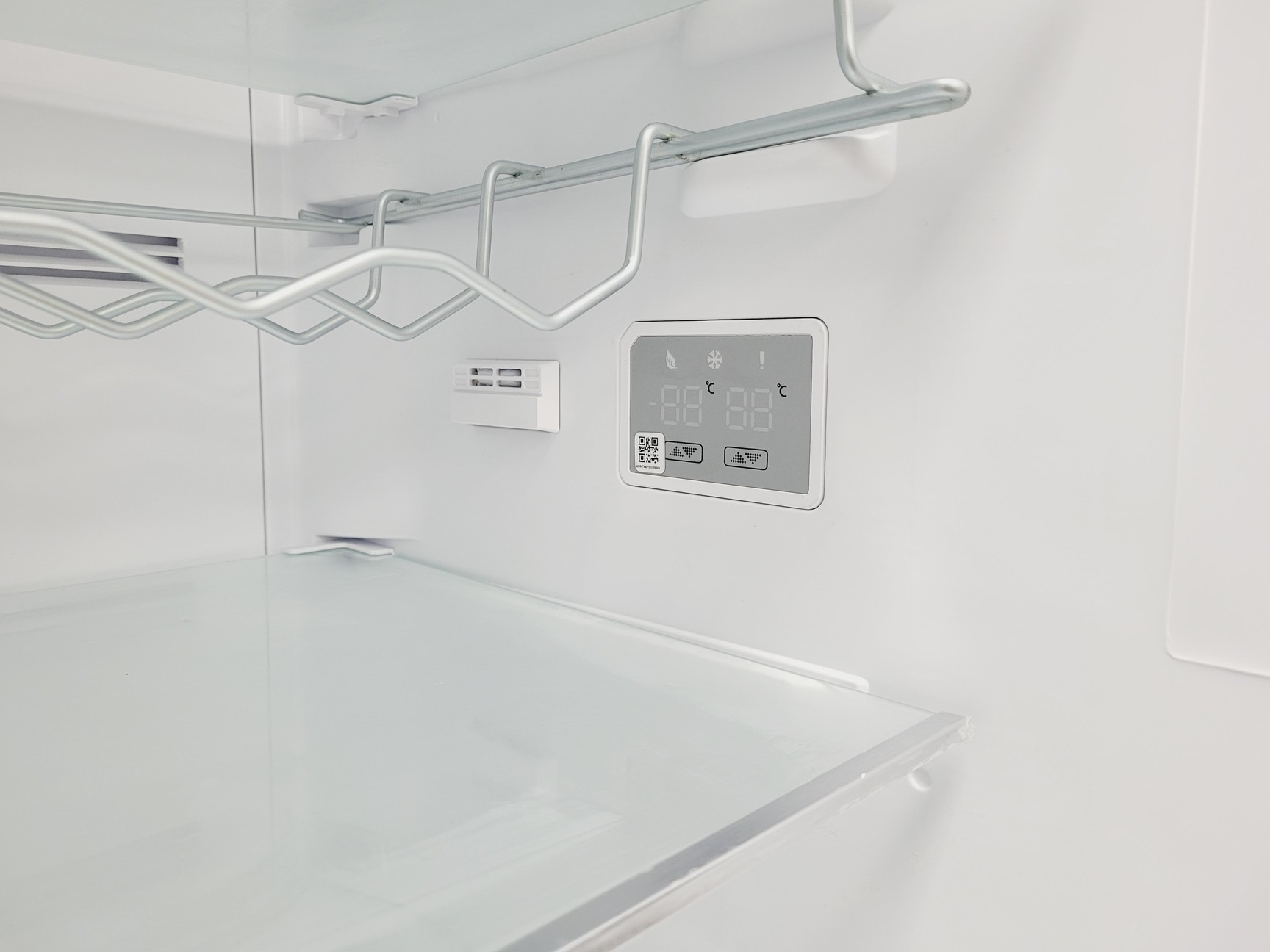 Image of Kenwood KNF60X22 Fridge Freezer 186x59.5x 65 cm (HxWxD)