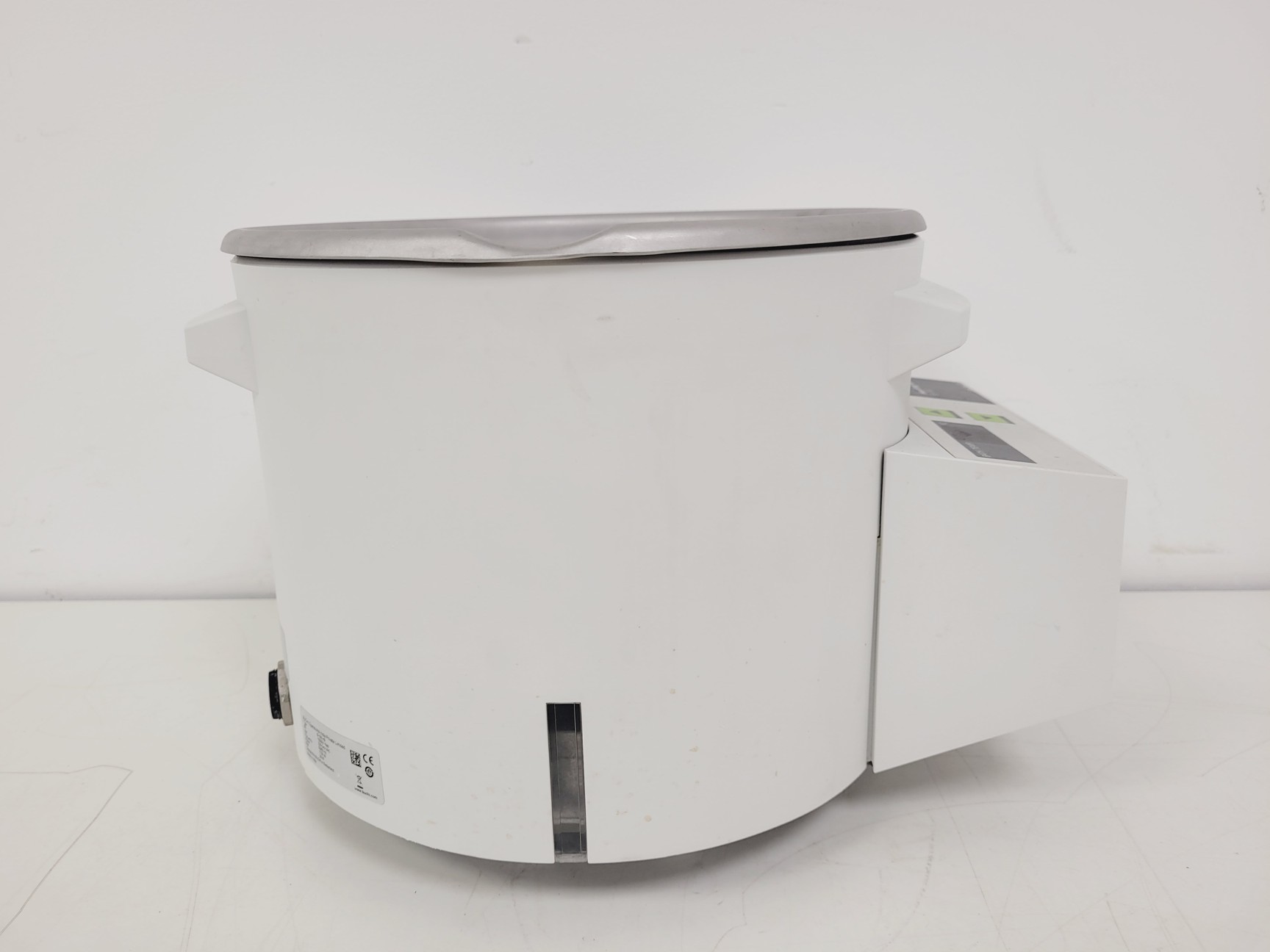 Image of Buchi R-100 Rotavapor W/ V-100 Vacuum Pump and B-100 Heating Bath