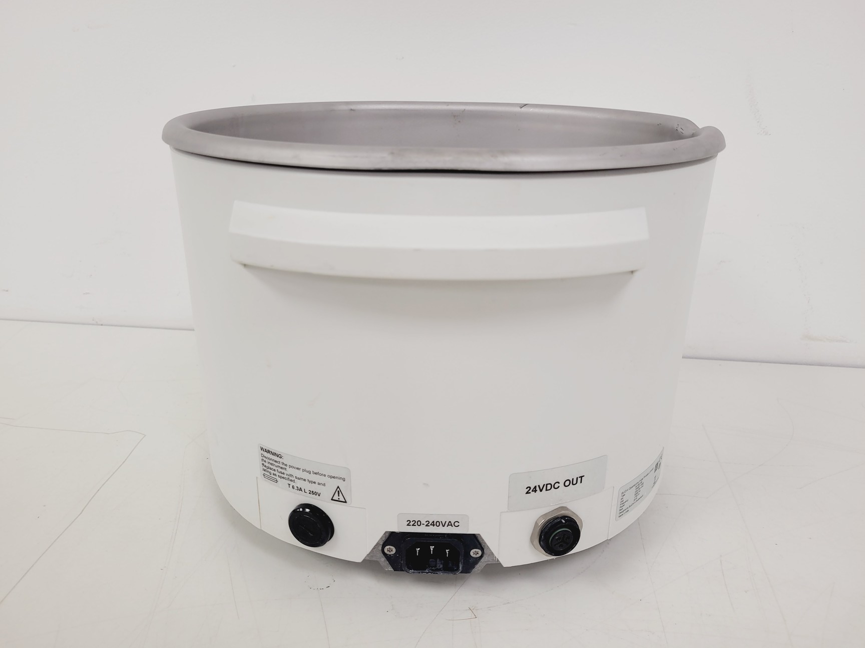 Image of Buchi R-100 Rotavapor W/ V-100 Vacuum Pump and B-100 Heating Bath