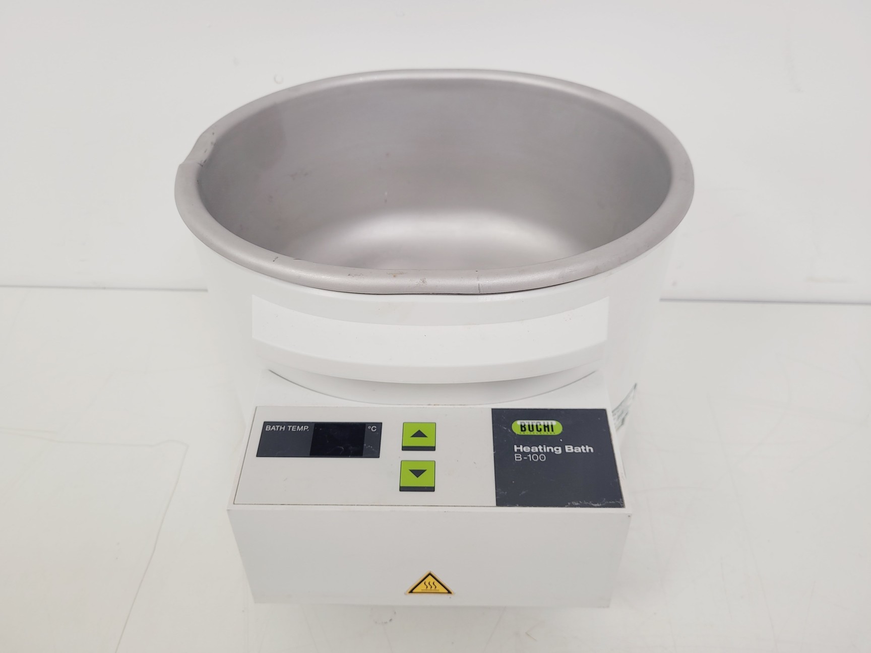 Image of Buchi R-100 Rotavapor W/ V-100 Vacuum Pump and B-100 Heating Bath