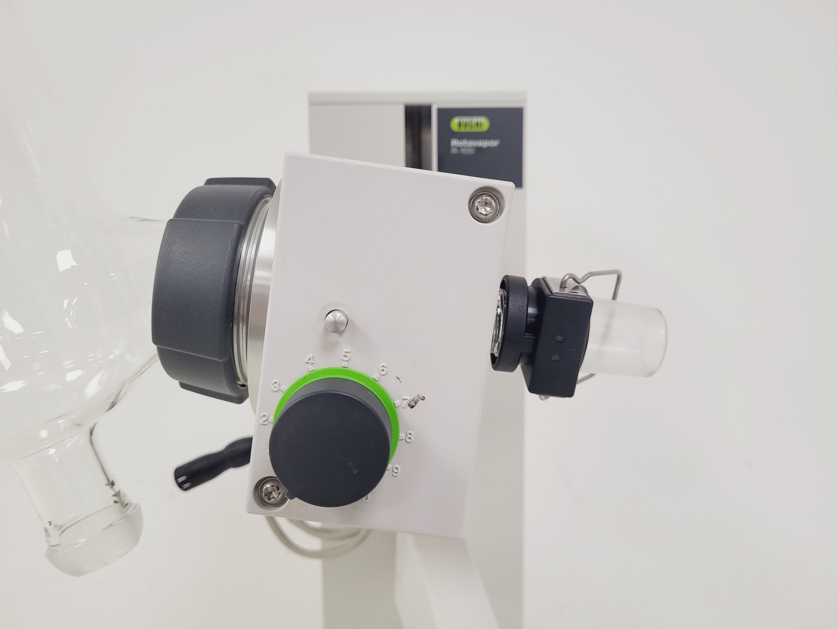 Image of Buchi R-100 Rotavapor W/ V-100 Vacuum Pump and B-100 Heating Bath