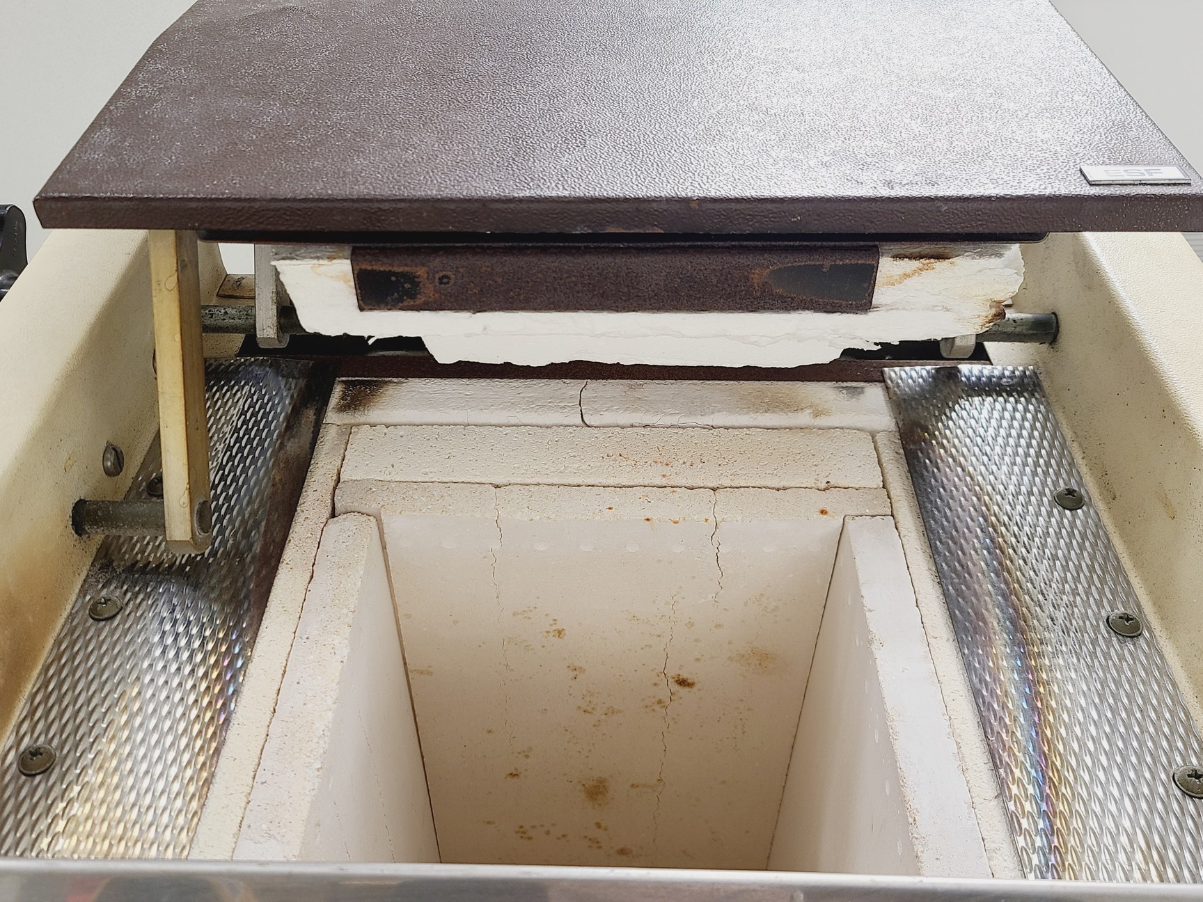 Image of Carbolite ESF 12/10 Electric Smelting Furnace