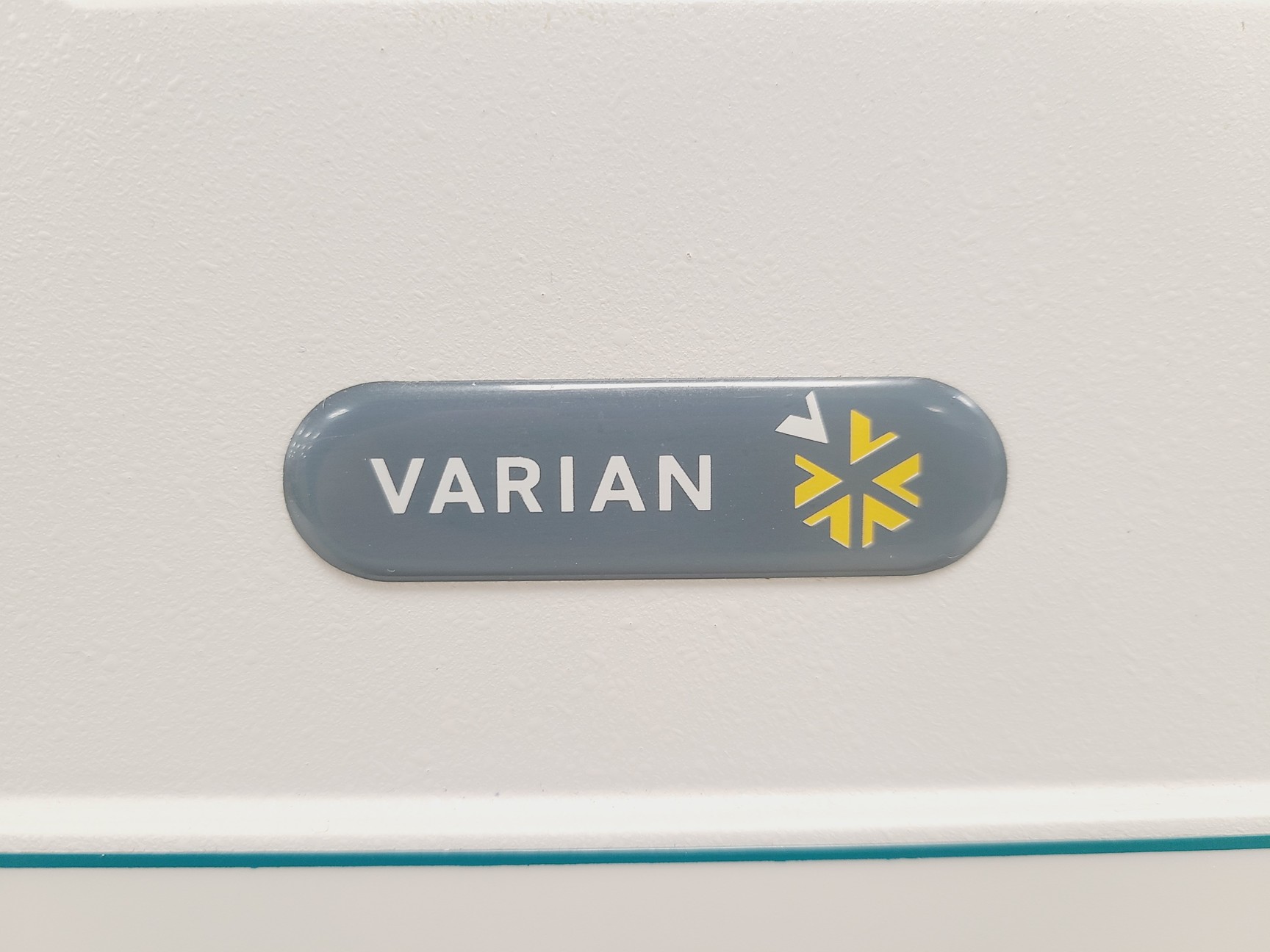 Image of Varian Cary 100 Bio UV-Visible Spectrophotometer