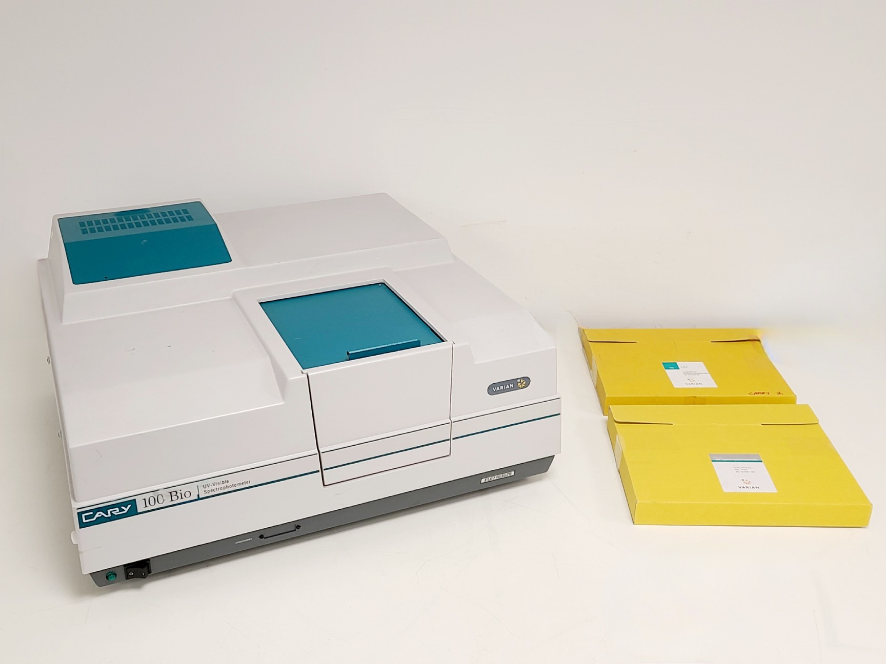 Image of Varian Cary 100 Bio UV-Visible Spectrophotometer