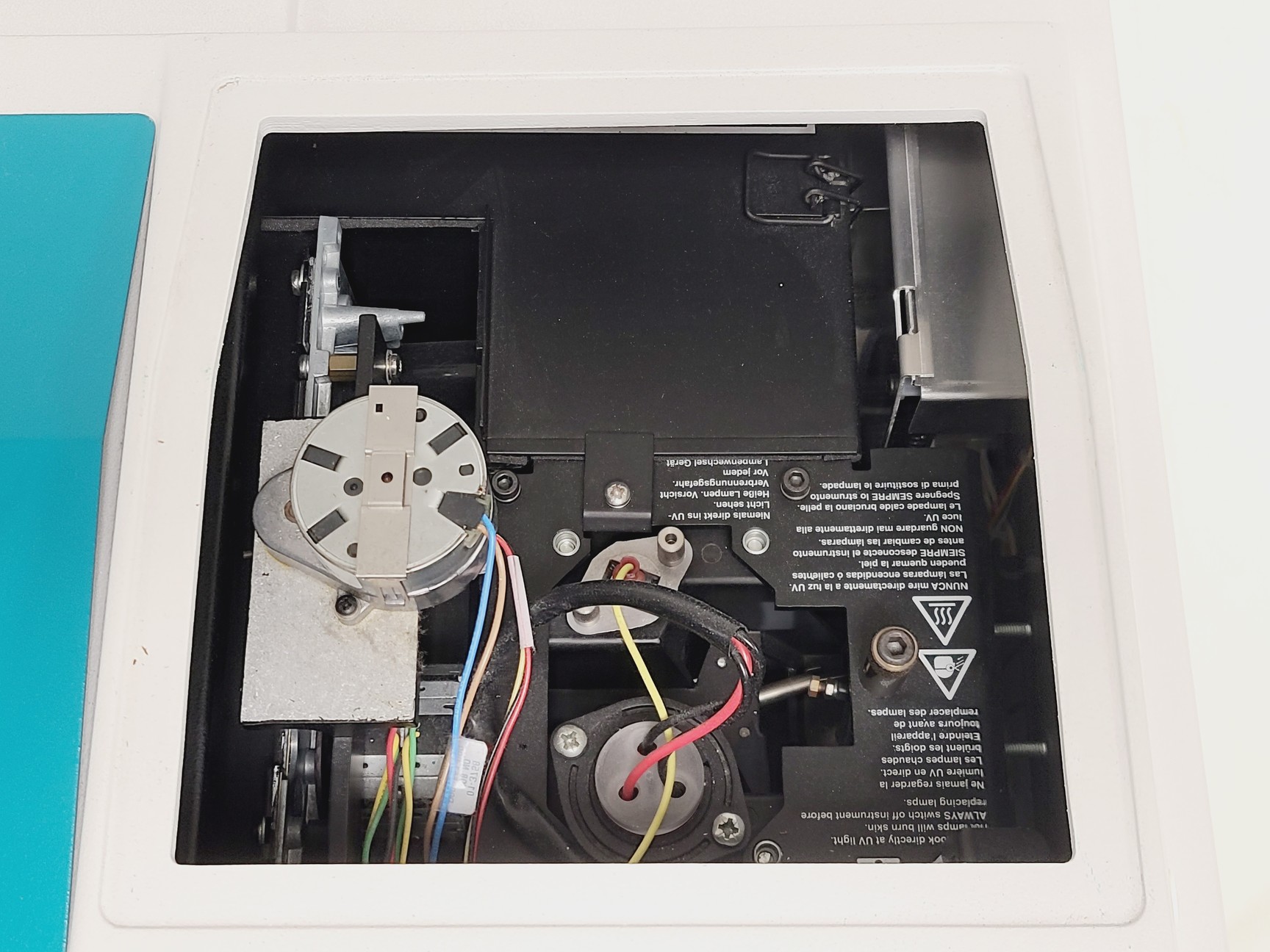 Image of Varian Cary 100 Bio UV-Visible Spectrophotometer