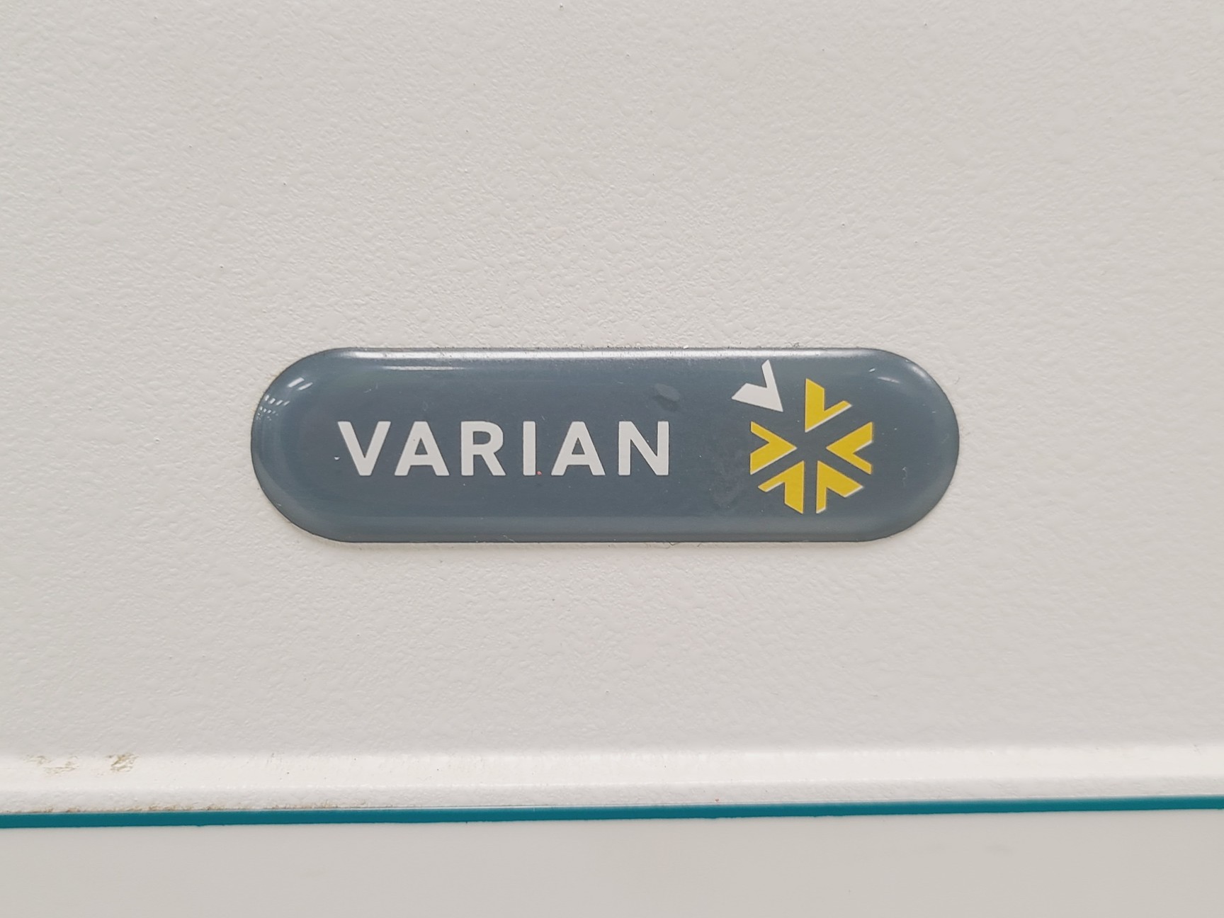 Image of Varian Cary 100 Bio UV-Visible Spectrophotometer