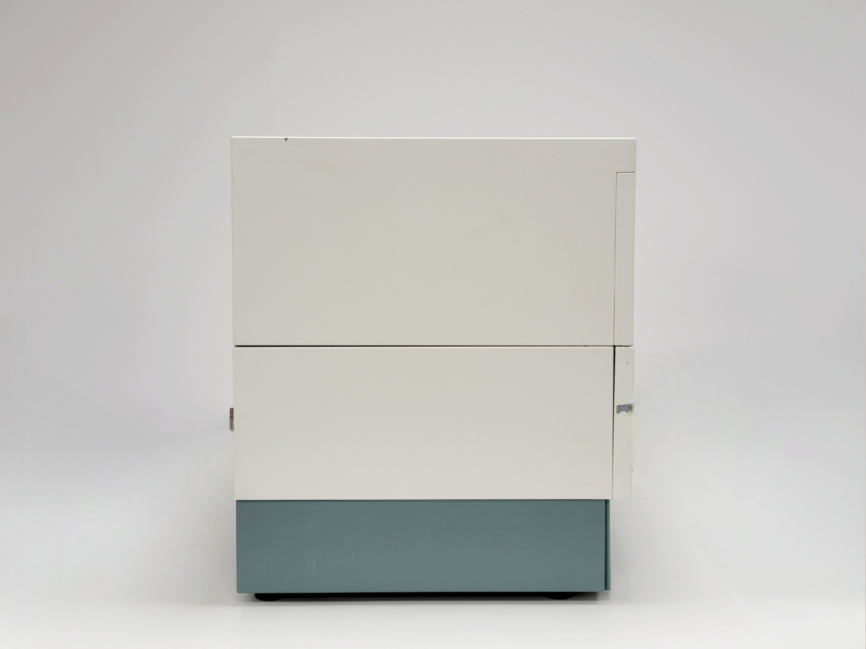 Image of BD FACSCalibur Flow Cytometer and Transformer