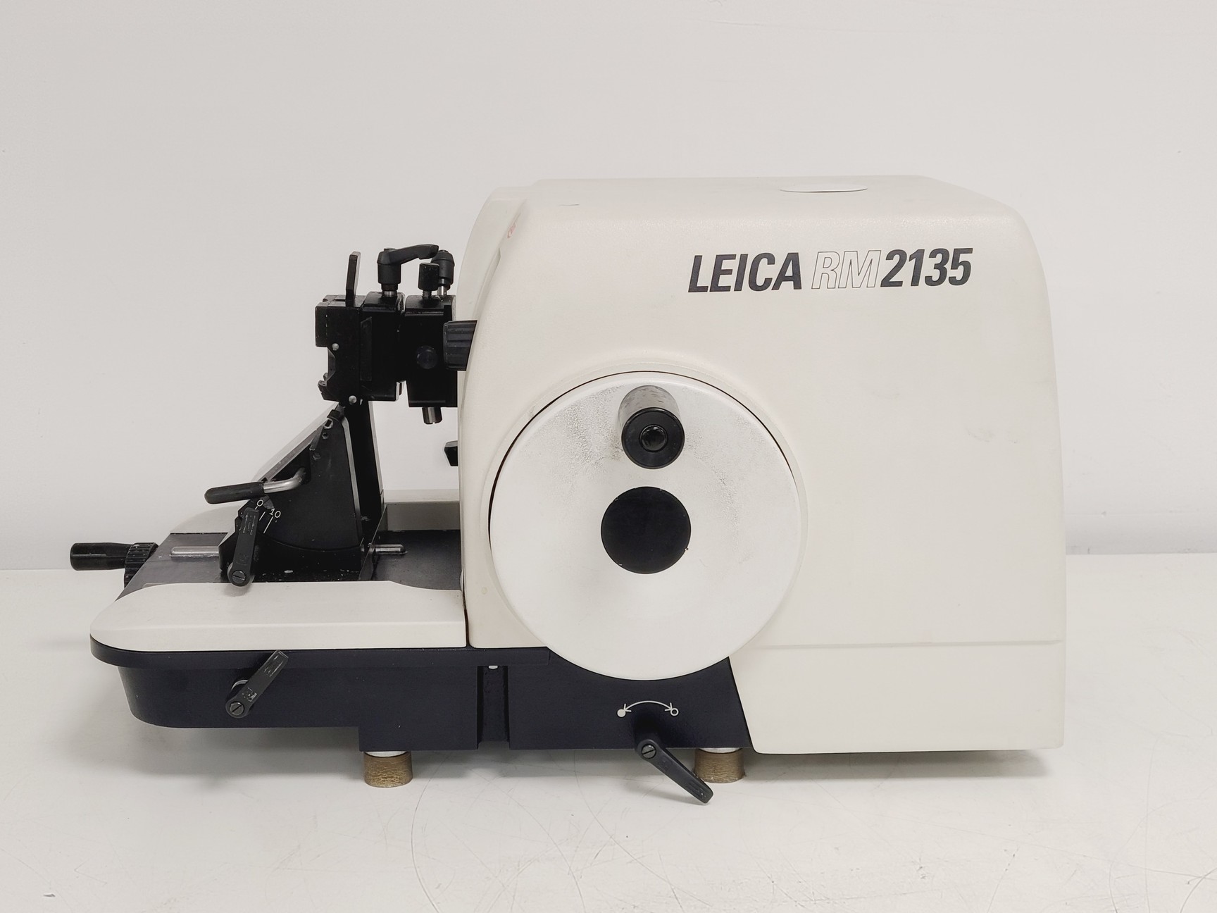 Image of Leica Microtome RM2135 Lab
