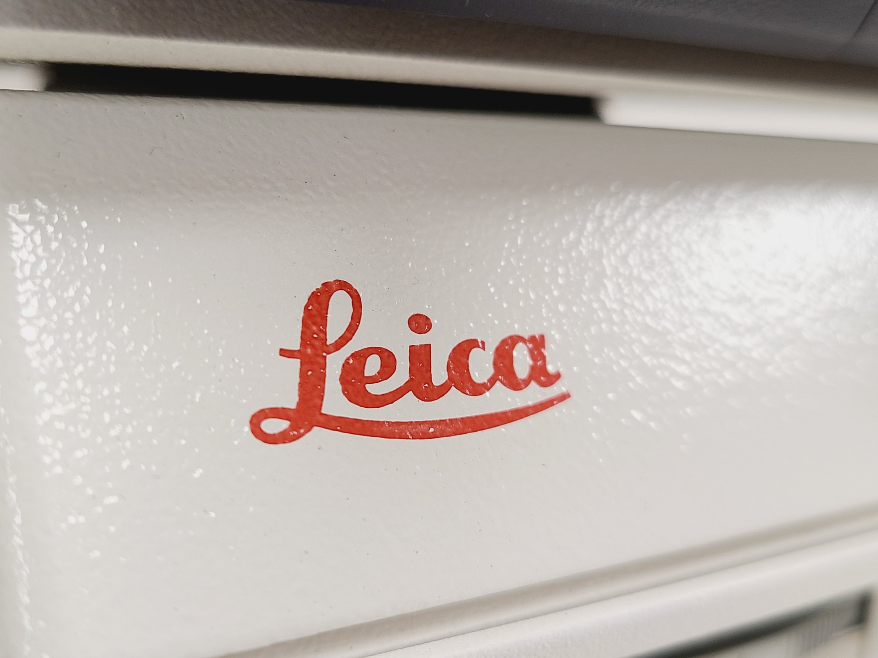 Image of Leica DMRBE Microscope w/ Motorised Stage, Cairn Monoled & QImaging wLS LED