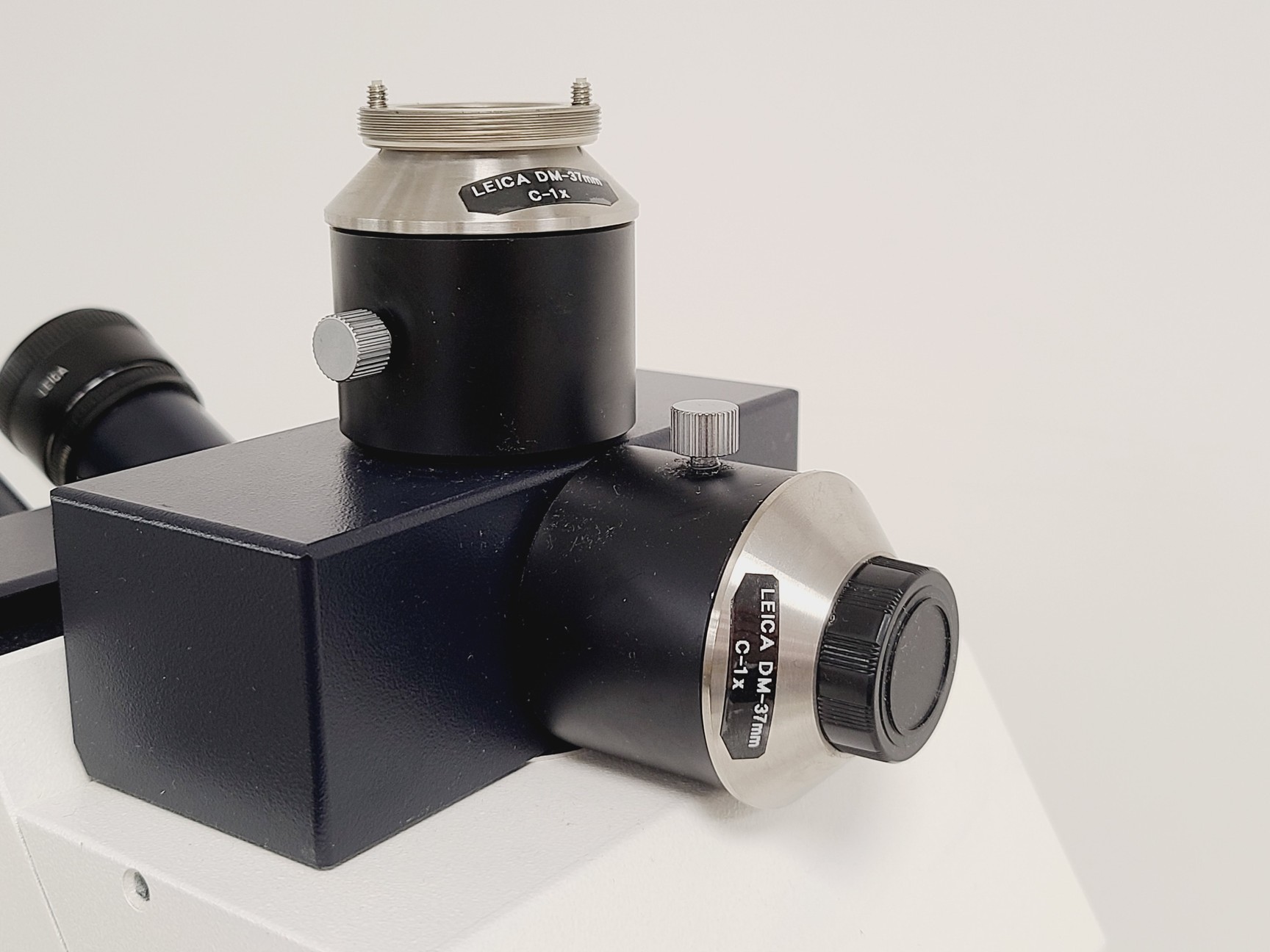 Image of Leica DMRBE Microscope w/ Motorised Stage, Cairn Monoled & QImaging wLS LED