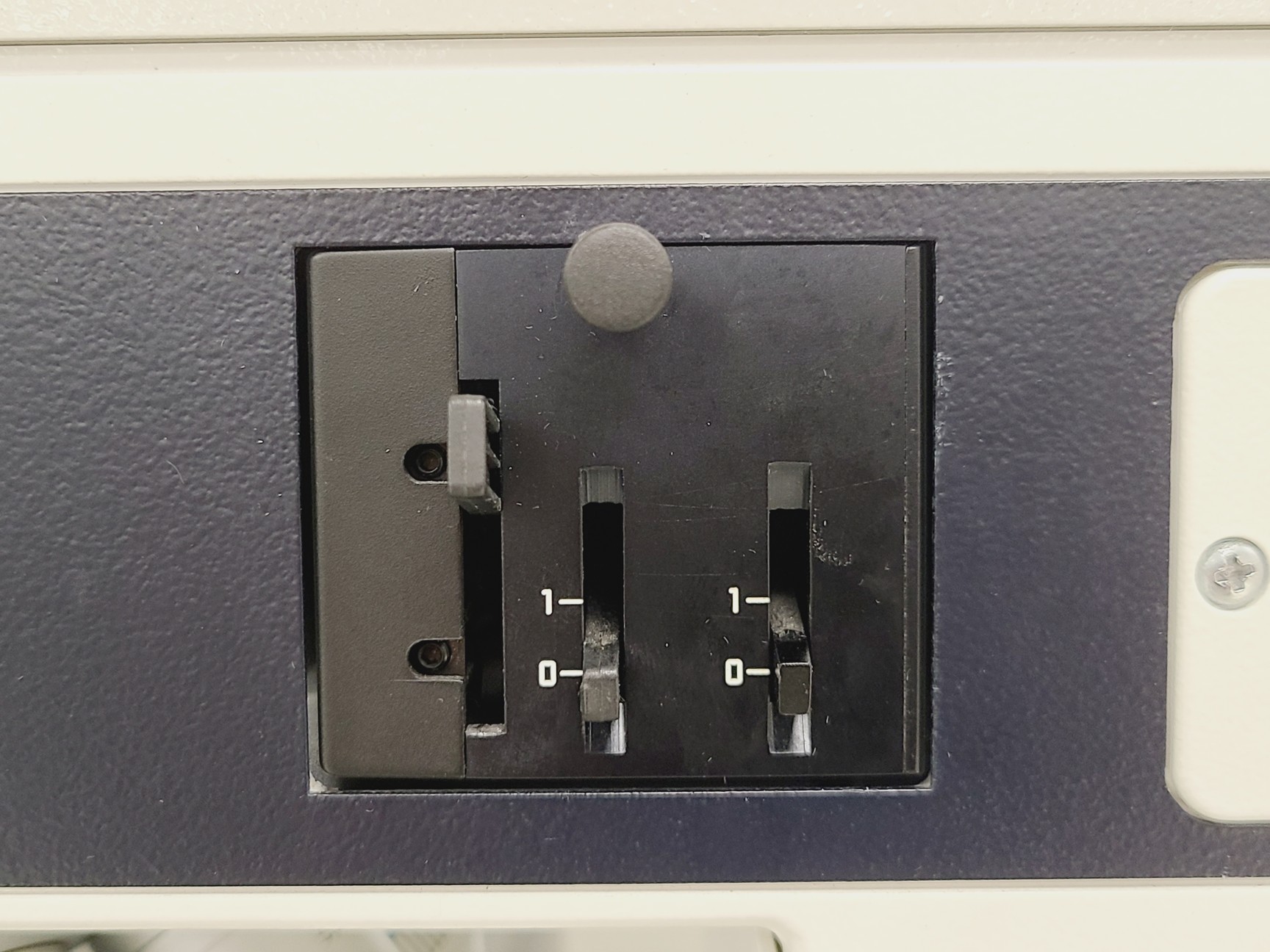 Image of Leica DMRBE Microscope w/ Motorised Stage, Cairn Monoled & QImaging wLS LED