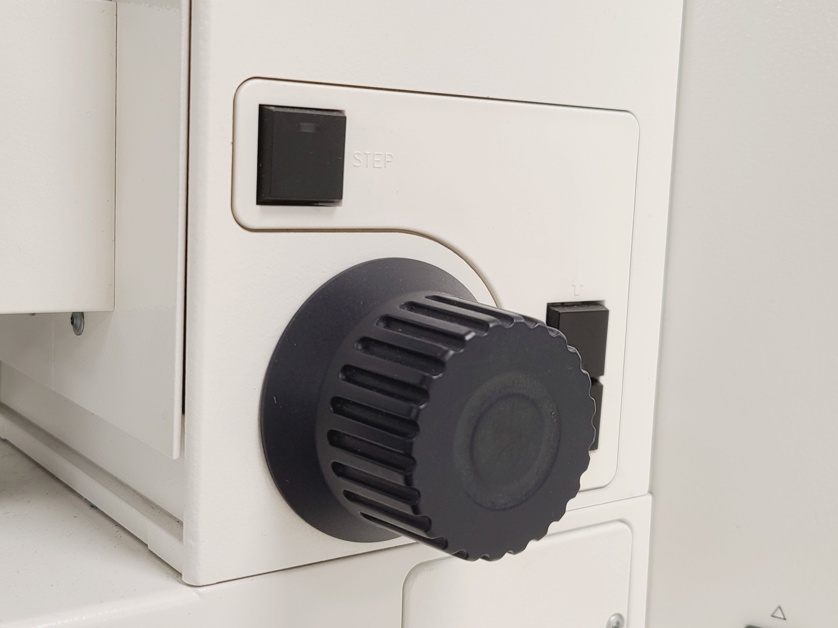 Image of Leica DMRBE Microscope w/ Motorised Stage, Cairn Monoled & QImaging wLS LED